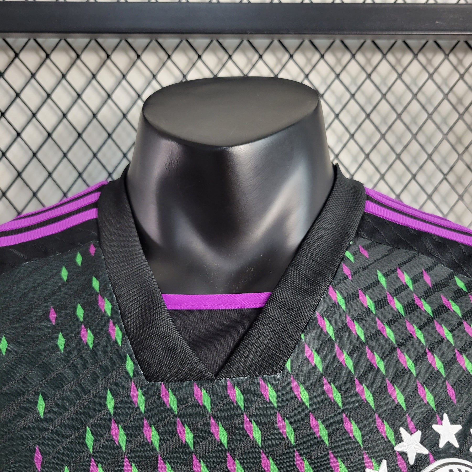 CAMISA BAYERN DE MUNICH VERSÃO JOGADOR AWAY 23/24