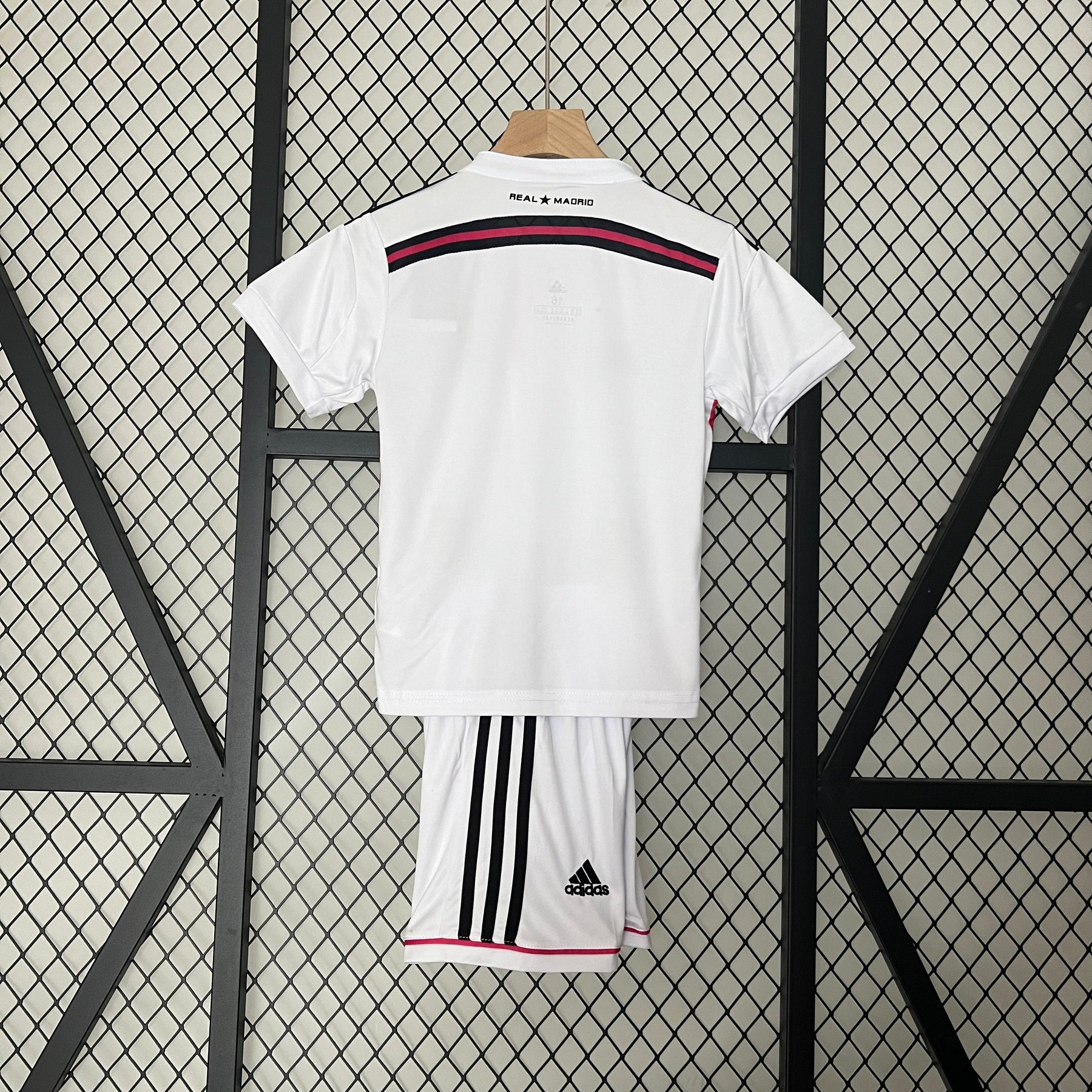 KIT INFANTIL RETRÔ REAL MADRID HOME 14/15