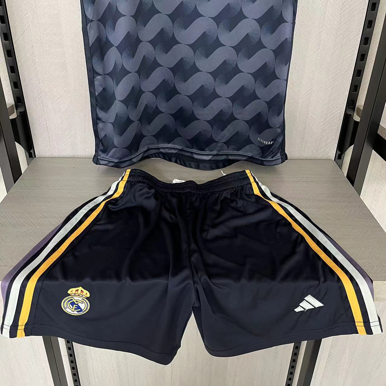 KIT INFANTIL REAL MADRID AWAY 23/24