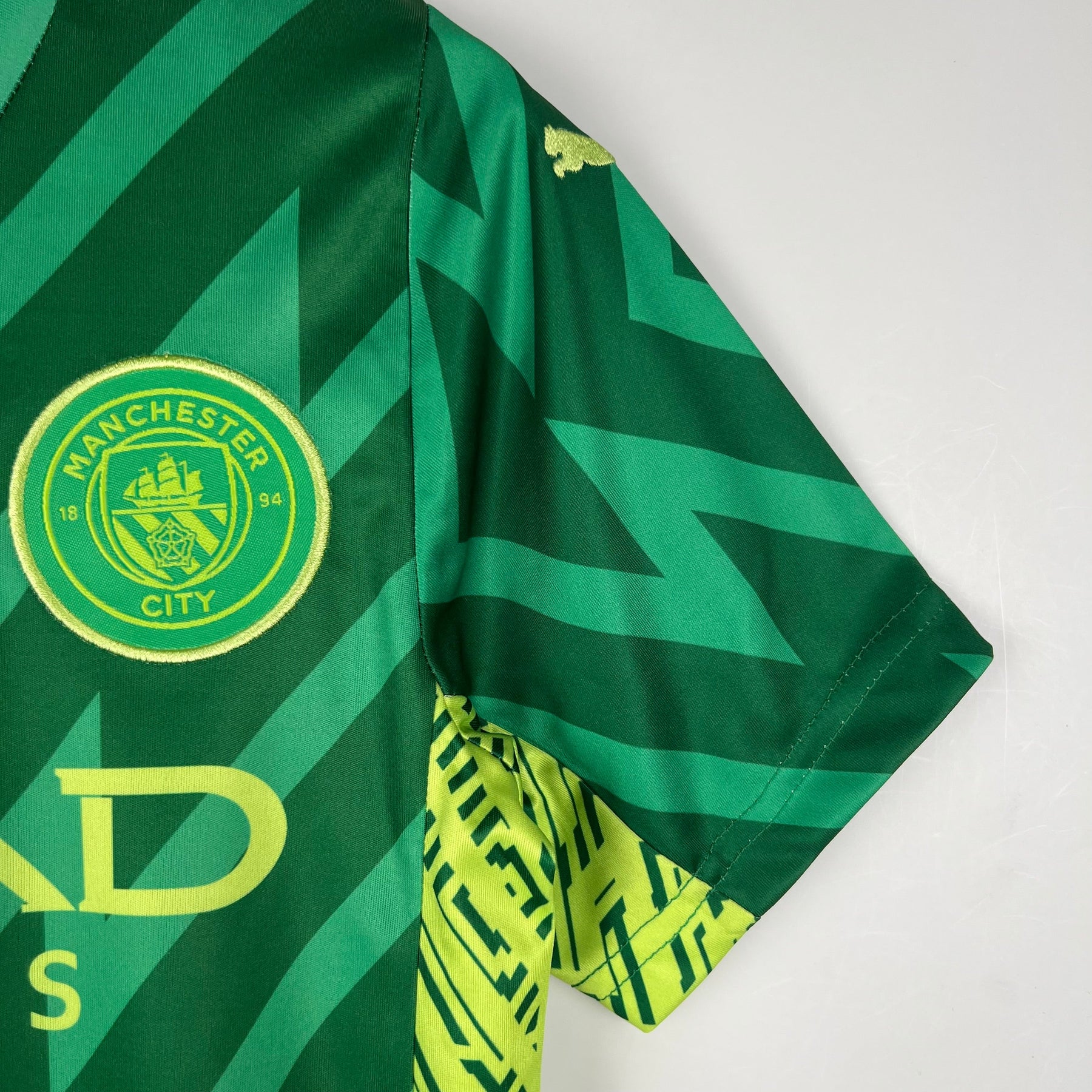 KIT INFANTIL MANCHESTER CITY GOLEIRO VERDE 23/24