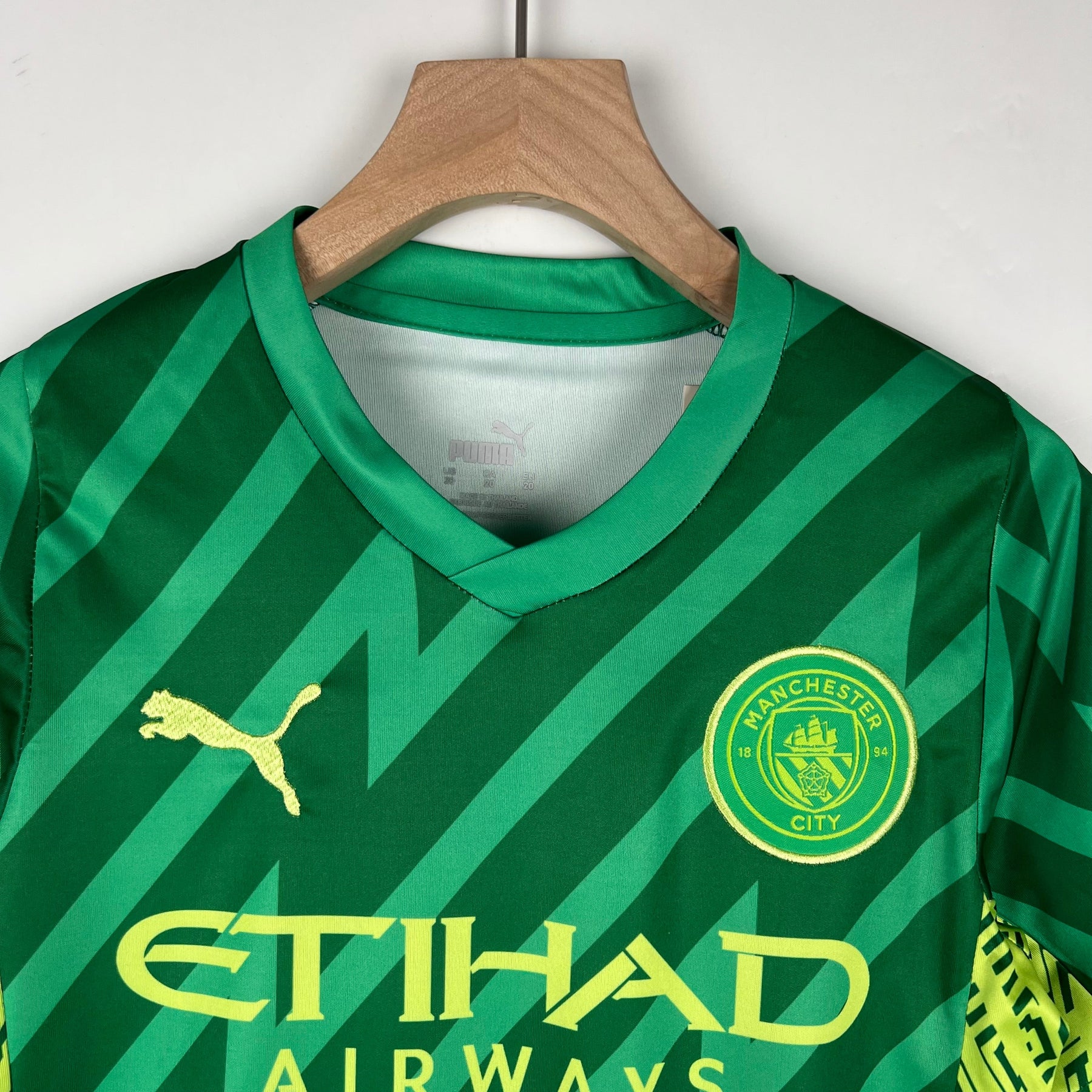 KIT INFANTIL MANCHESTER CITY GOLEIRO VERDE 23/24