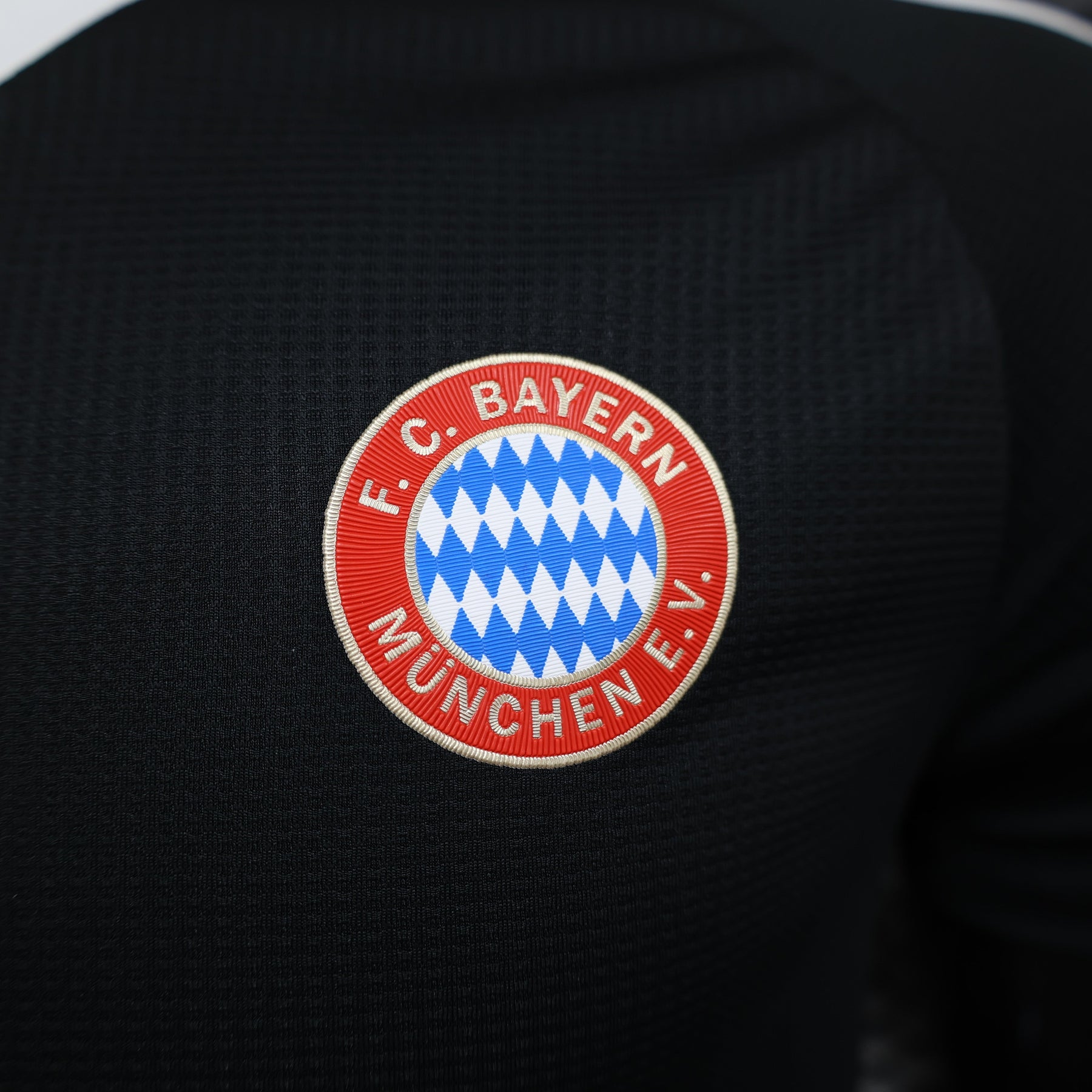 CAMISA BAYERN DE MUNICH VERSÃO JOGADOR BLACK 24/25