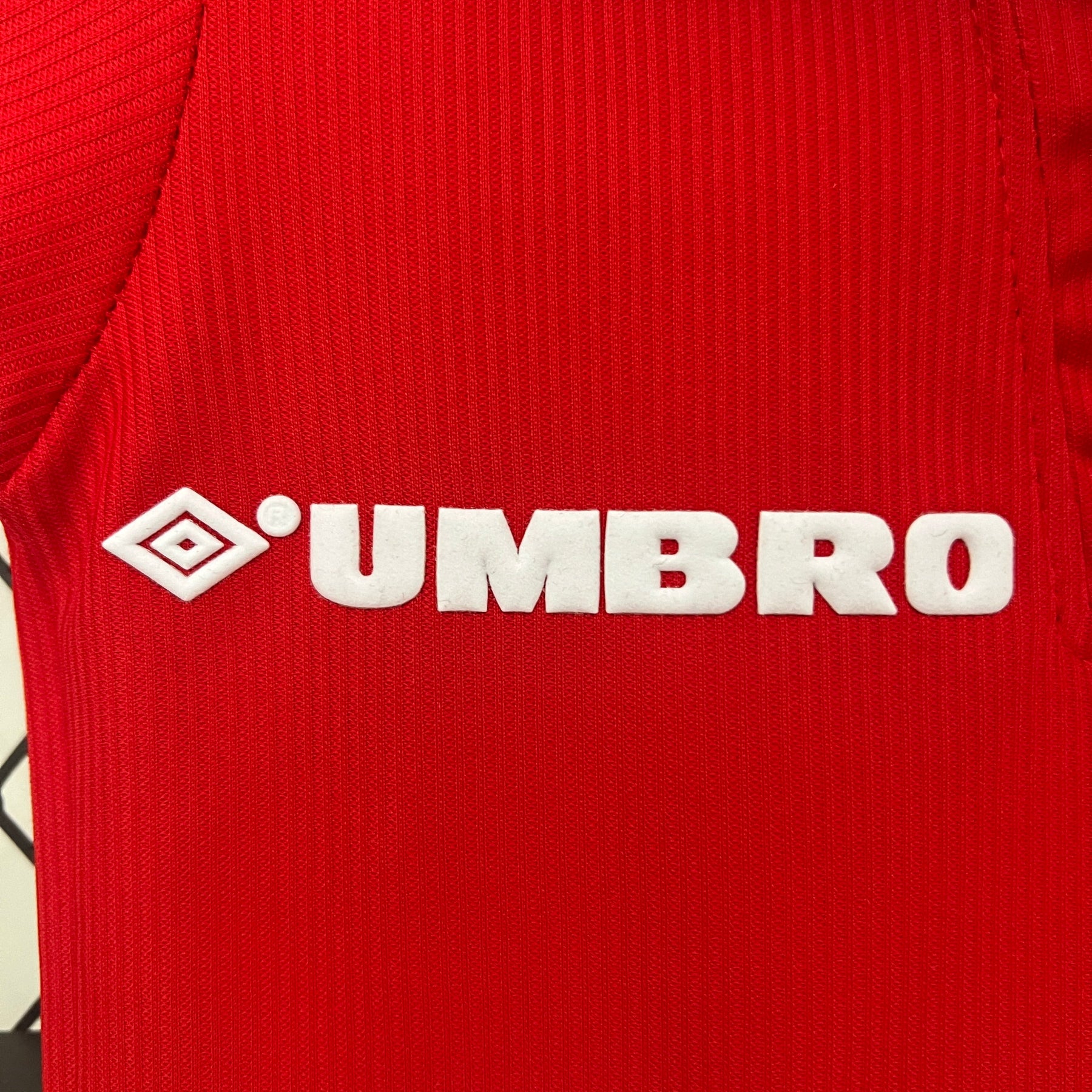 KIT INFANTIL RETRÔ MANCHESTER UNITED HOME 98/99