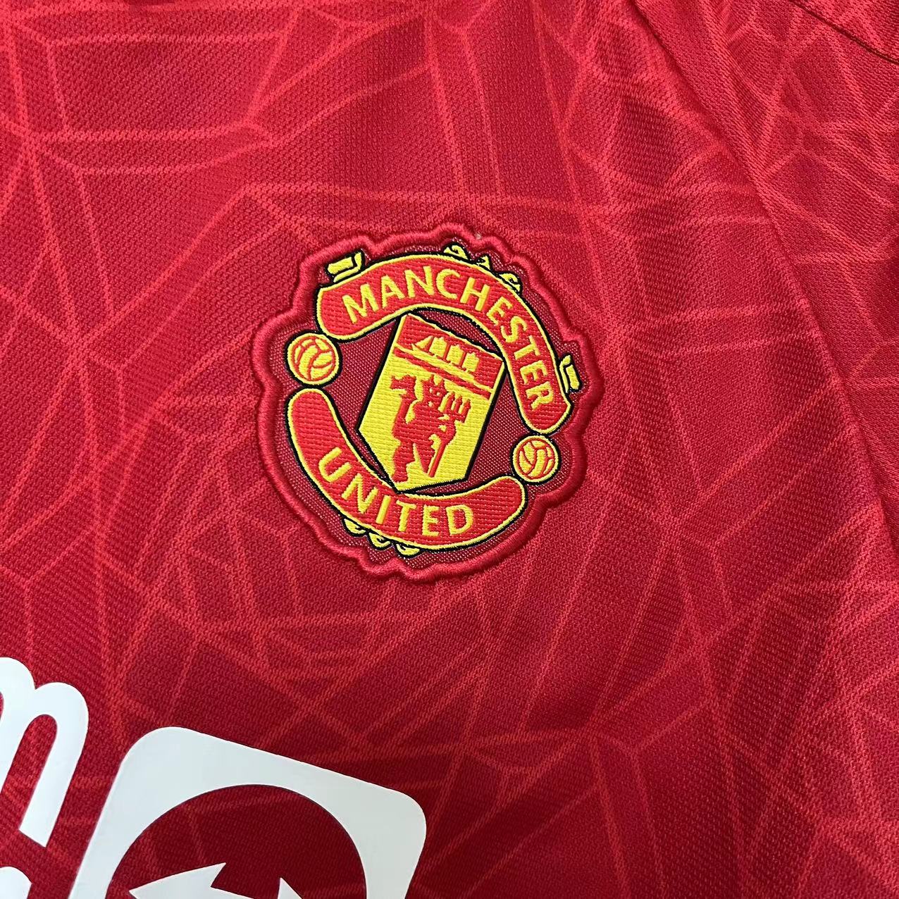 KIT INFANTIL MANCHESTER UNITED HOME 23/24