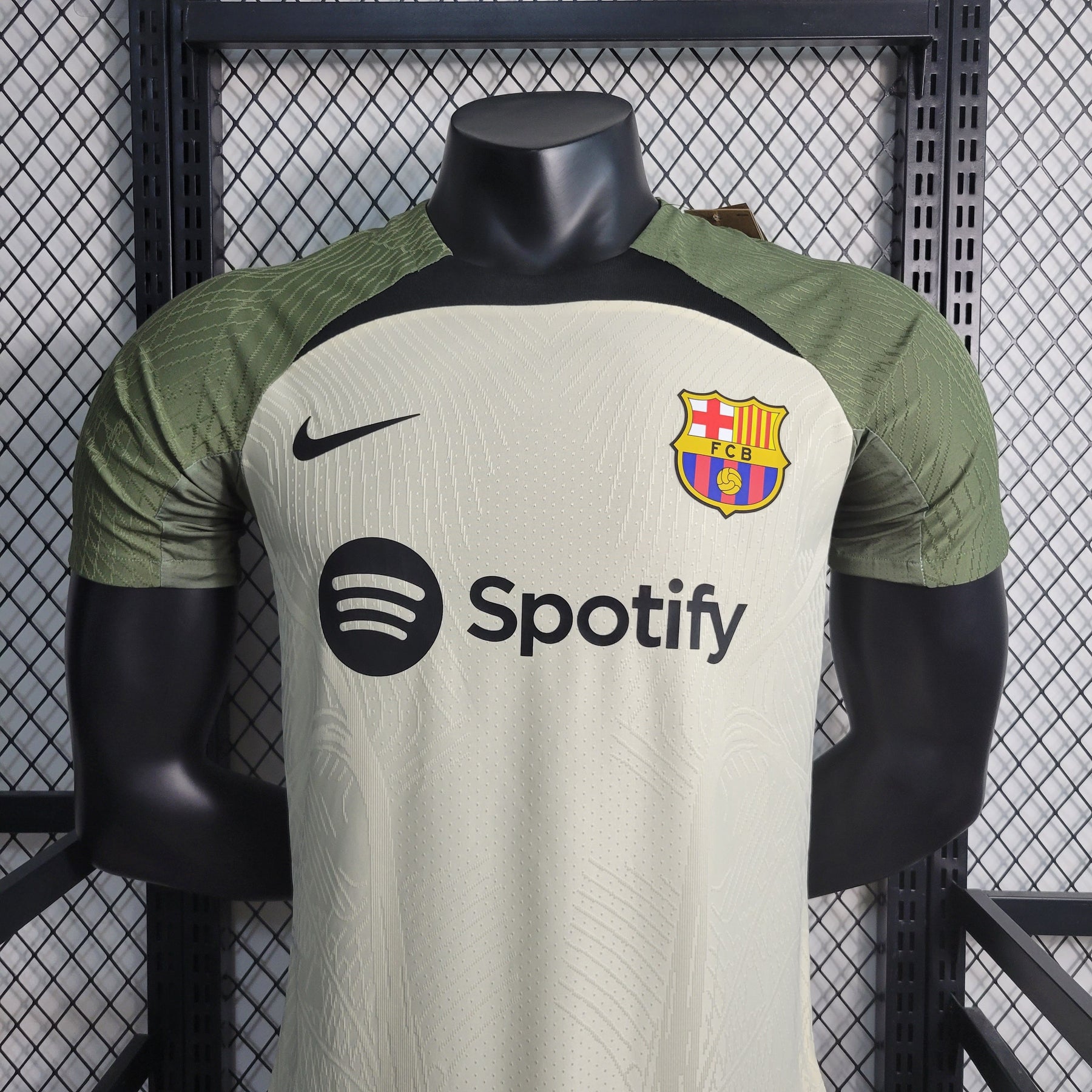 CAMISA BARCELONA VERSÃO JOGADOR TREINO WHITE GREEN 23/24