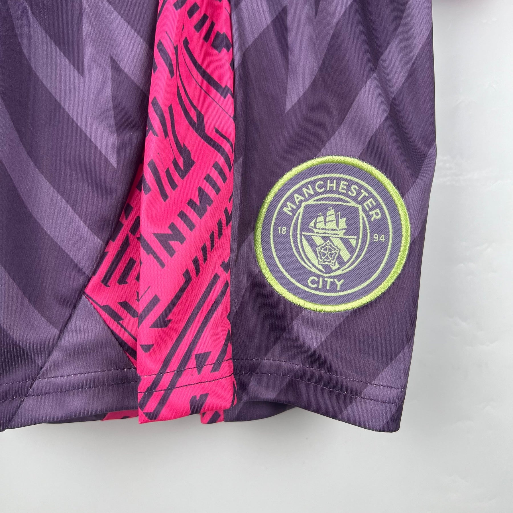 KIT INFANTIL MANCHESTER CITY GOLEIRO ROXO 23/24