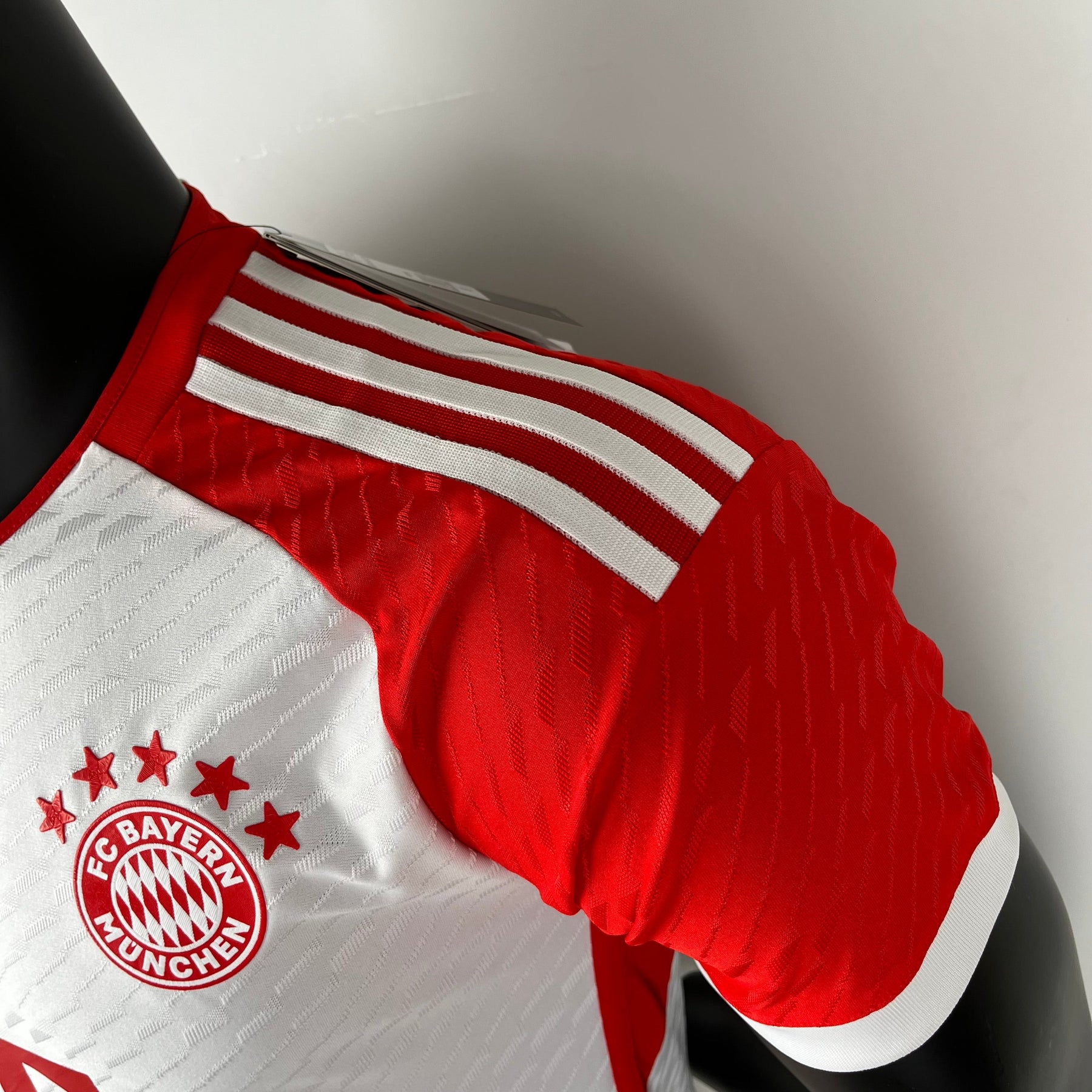 CAMISA BAYERN DE MUNICH VERSÃO JOGADOR HOME 23/24