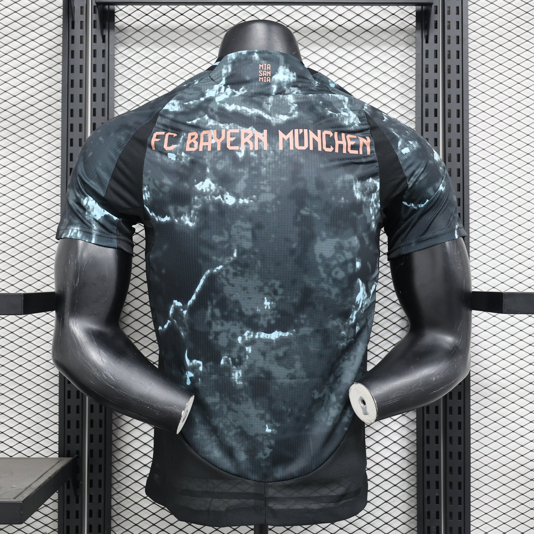 CAMISA BAYERN DE MUNICH VERSÃO JOGADOR AWAY 24/25
