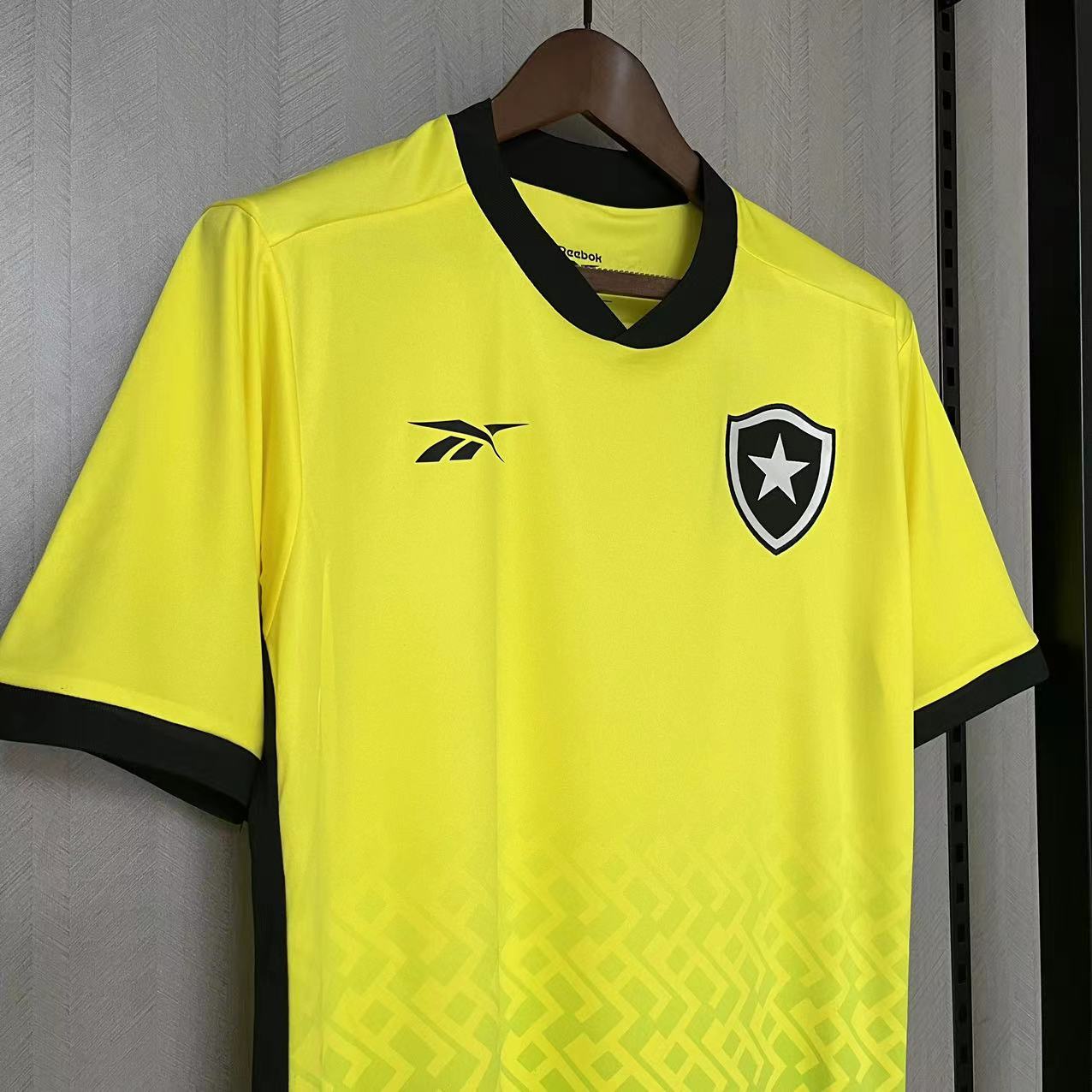 CAMISA BOTAFOGO GOLEIRO AMARELO 23/24