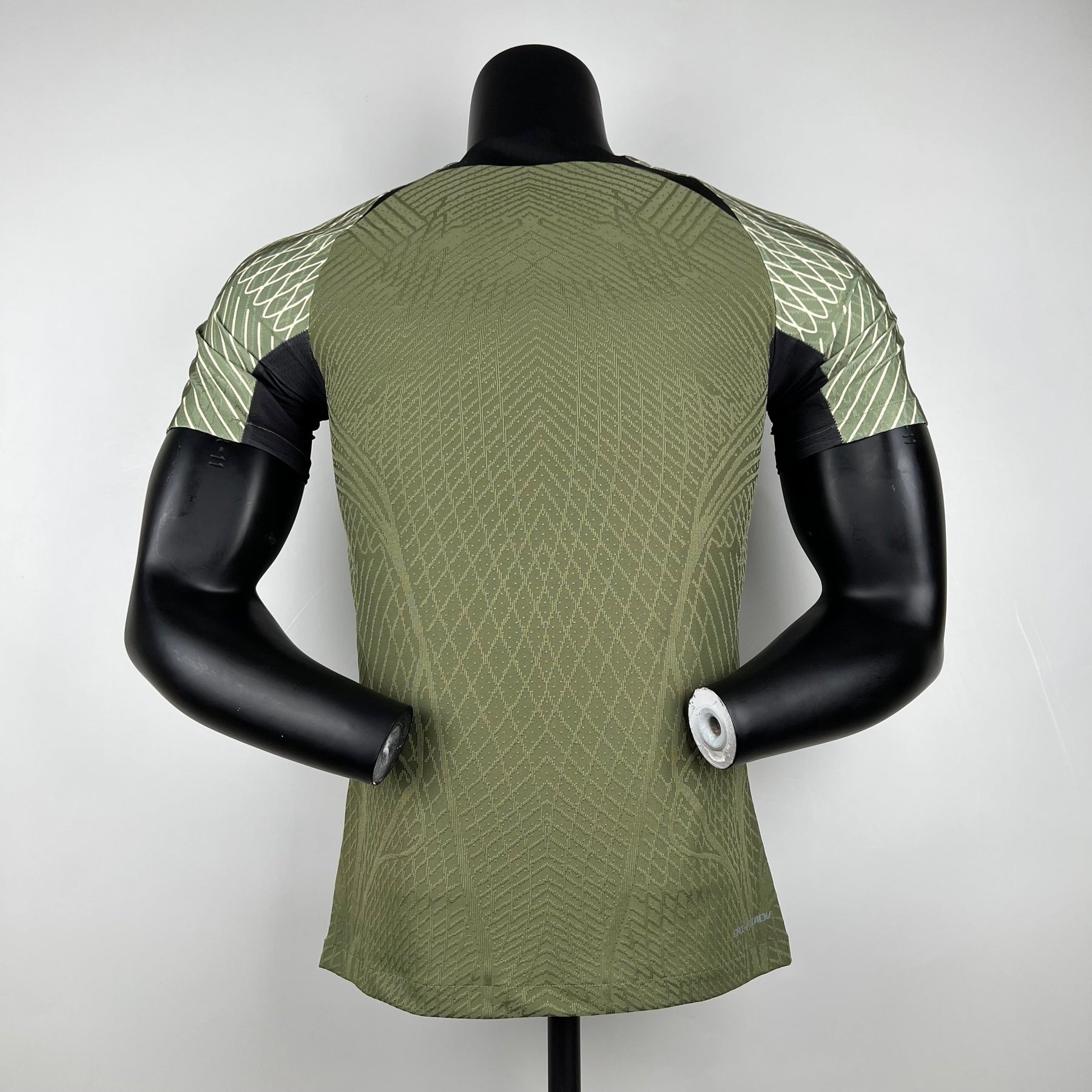 CAMISA BARCELONA VERSÃO JOGADOR TREINO GREEN 23/24