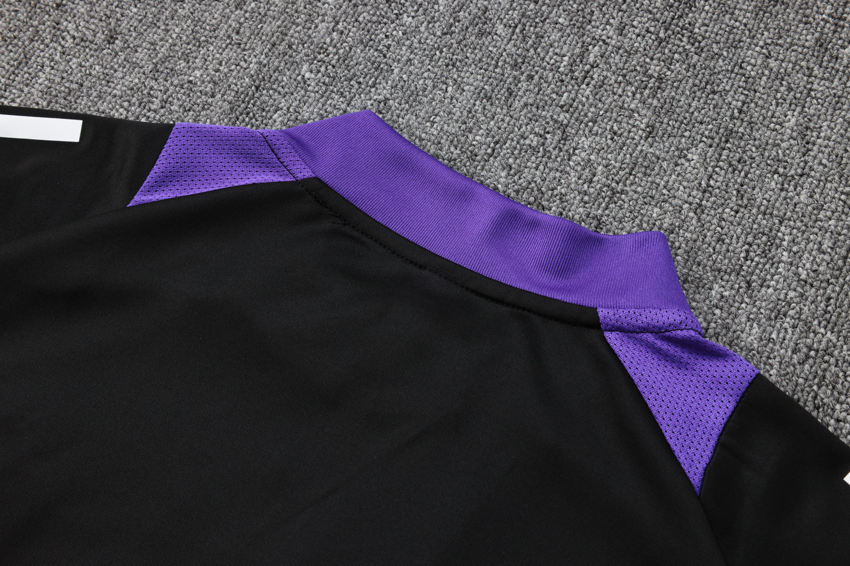 CONJUNTO DE TREINO REAL MADRID B982 24/25