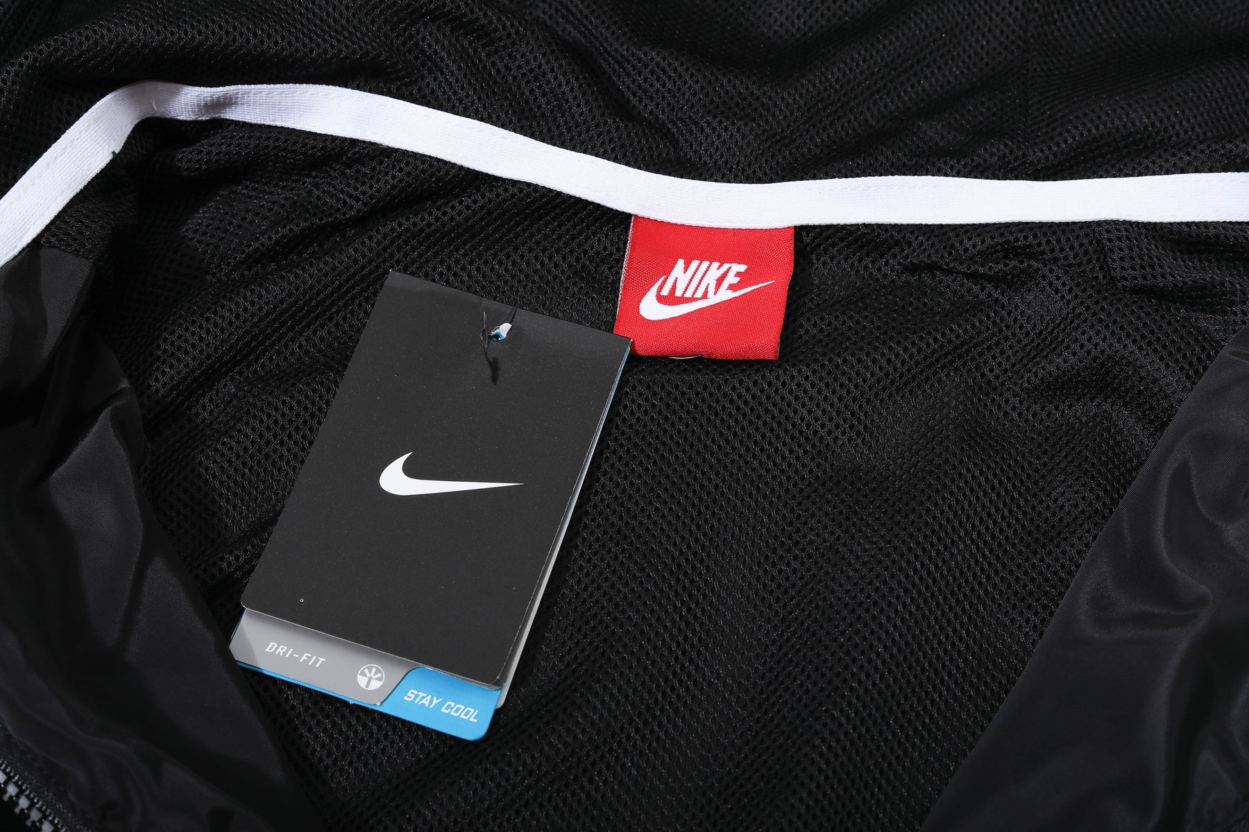 CORTA-VENTO PSG BLACK 23/24