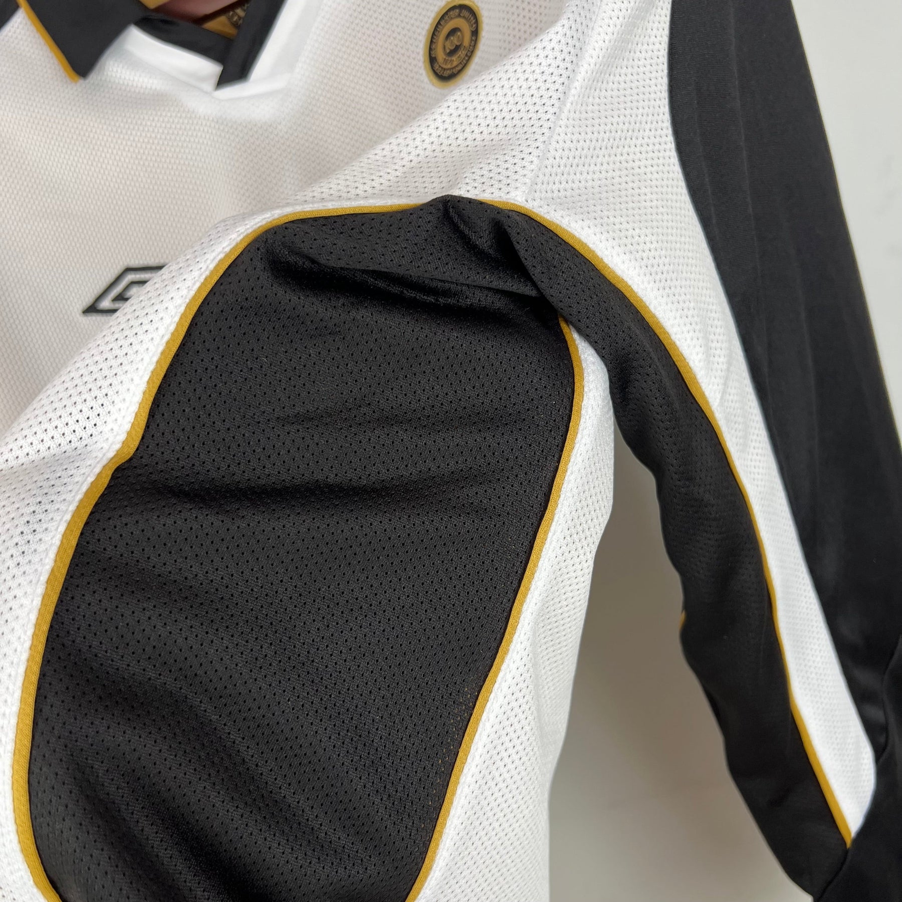 CAMISA RETRÔ MANCHESTER UNITED MANGA LONGA DUPLA FACE 01/02