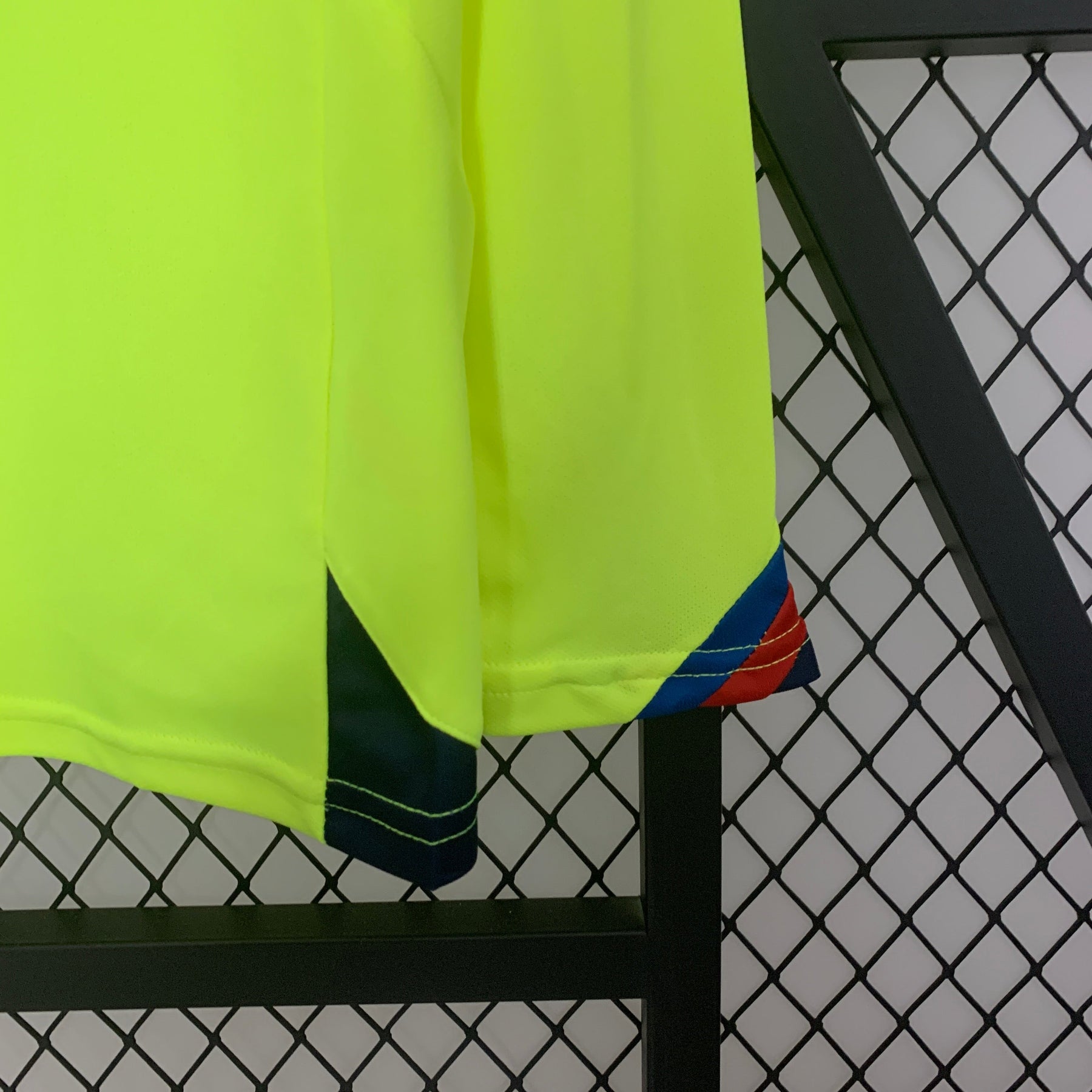 CAMISA RETRÔ BARCELONA AWAY MANGA LONGA 05/06