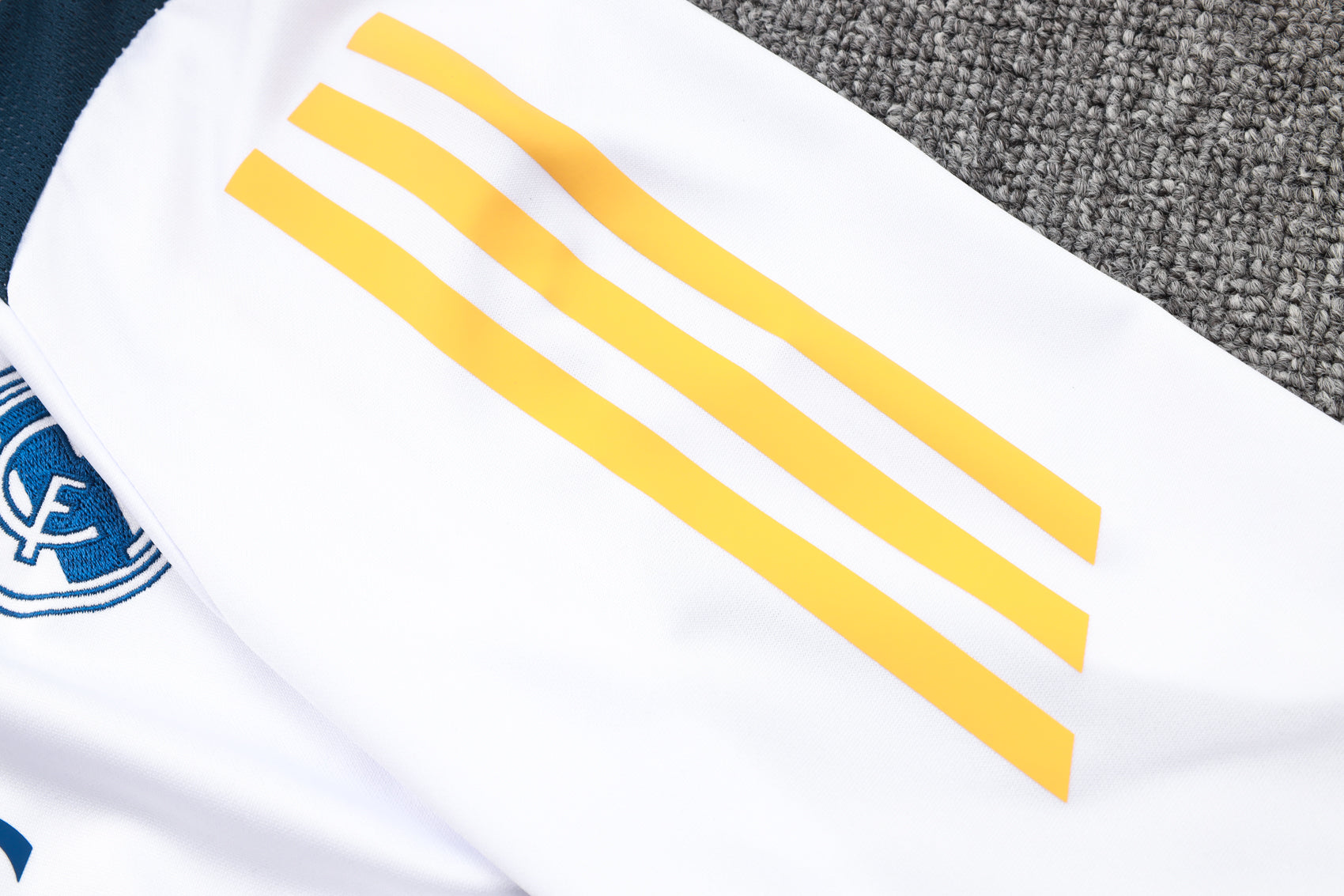 CONJUNTO DE TREINO REAL MADRID B959 24/25