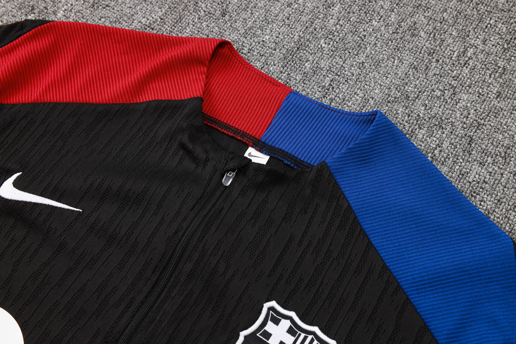 CONJUNTO DE TREINO BARCELONA VERSÃO JOGADOR B942 24/25