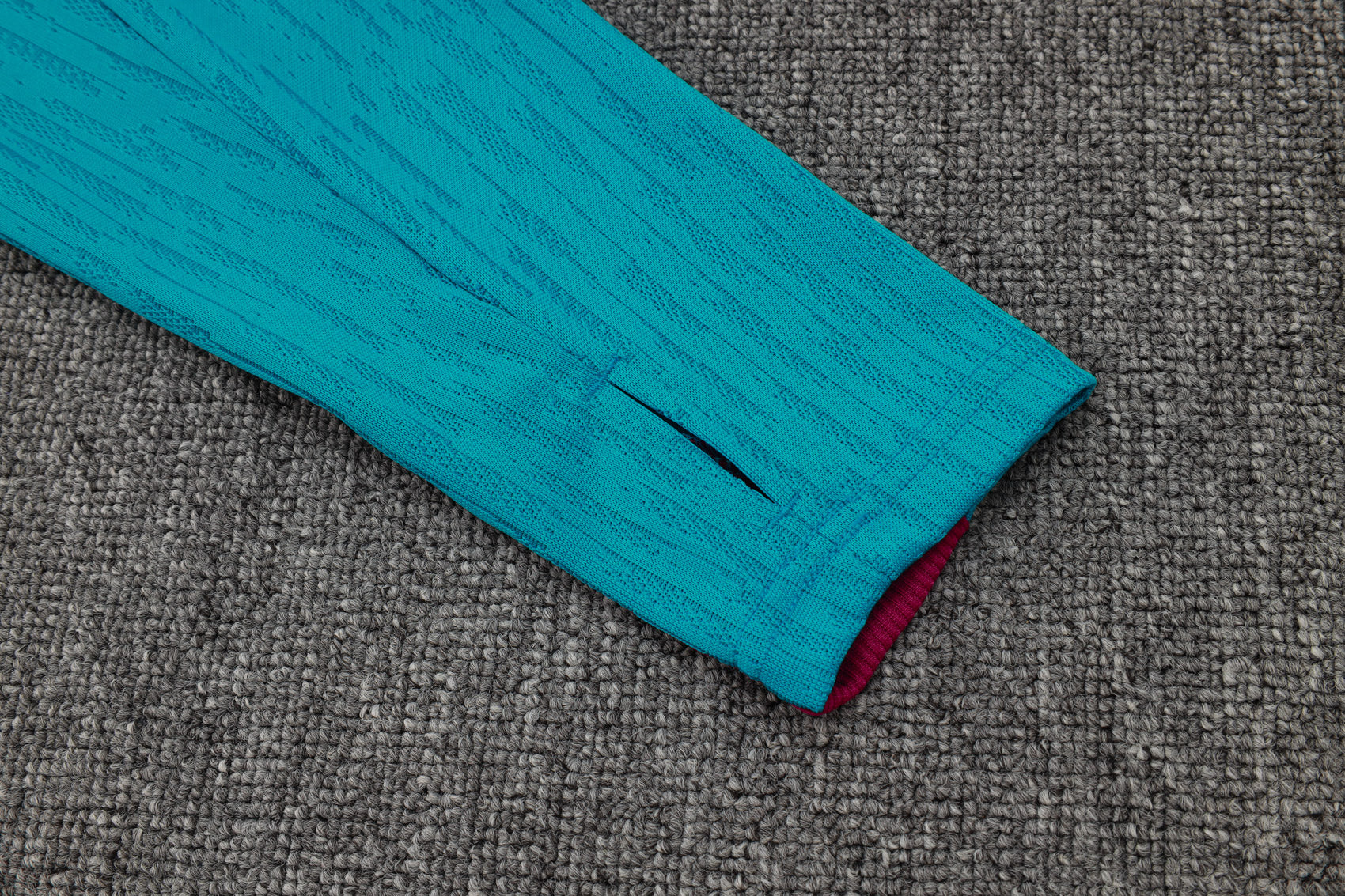 CONJUNTO DE TREINO PSG B931 VERSÃO JOGADOR 24/25