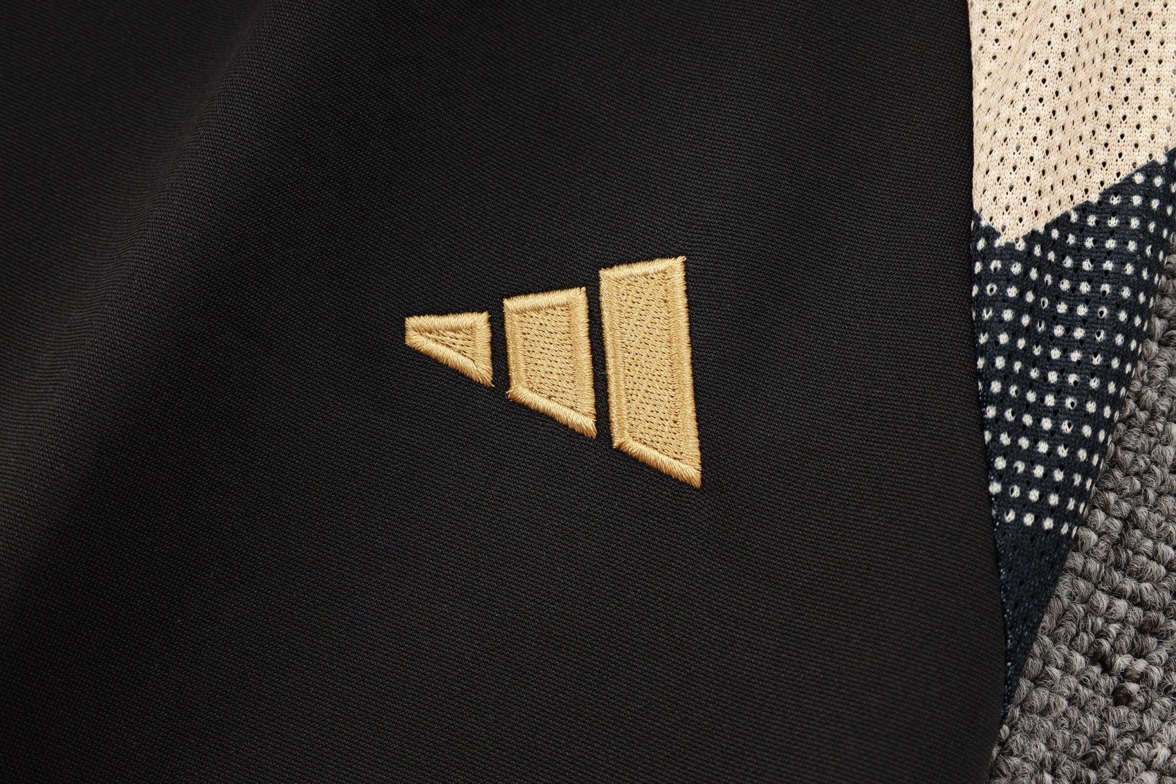 CONJUNTO DE TREINO REAL MADRID B837 24/25