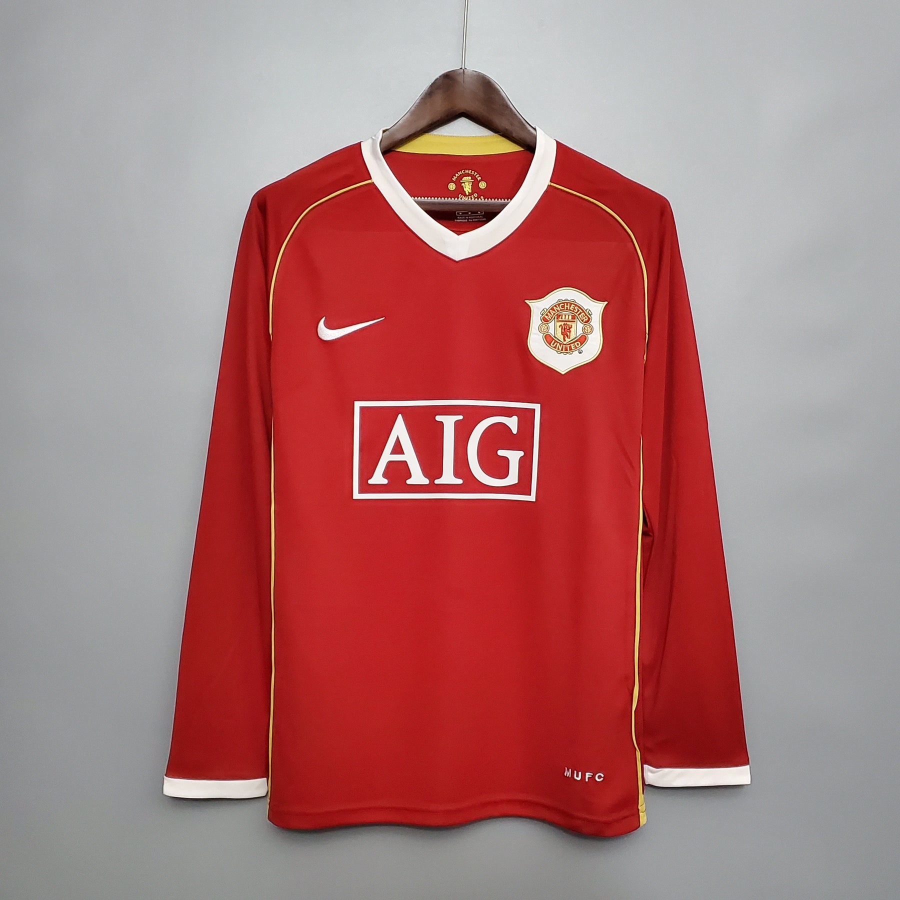 CAMISA RETRÔ MANCHESTER UNITED HOME MANGA LONGA 06/07
