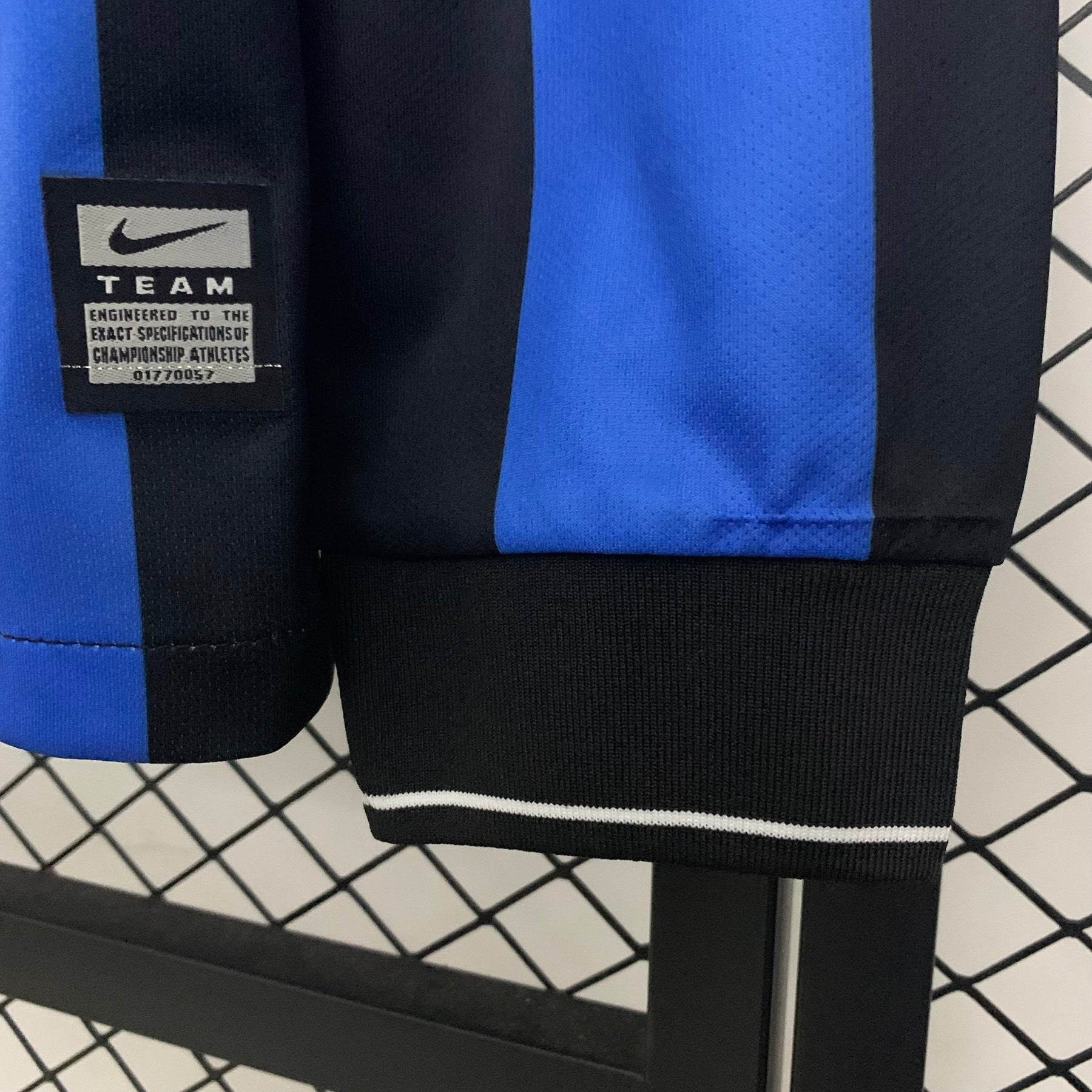 CAMISA RETRÔ MANGA LONGA INTER DE MILÃO HOME 09/10