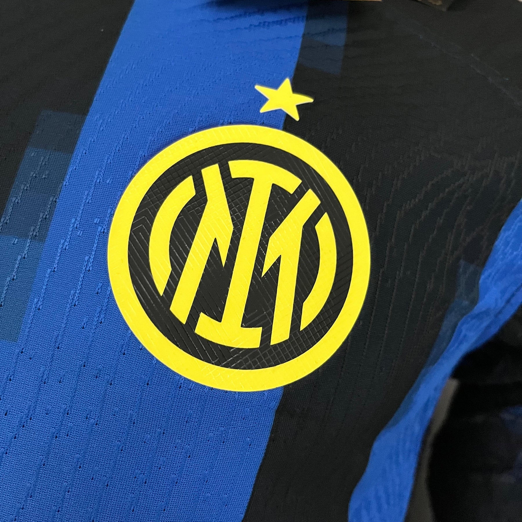 CAMISA INTER DE MILÃO VERSÃO JOGADOR HOME 23/24