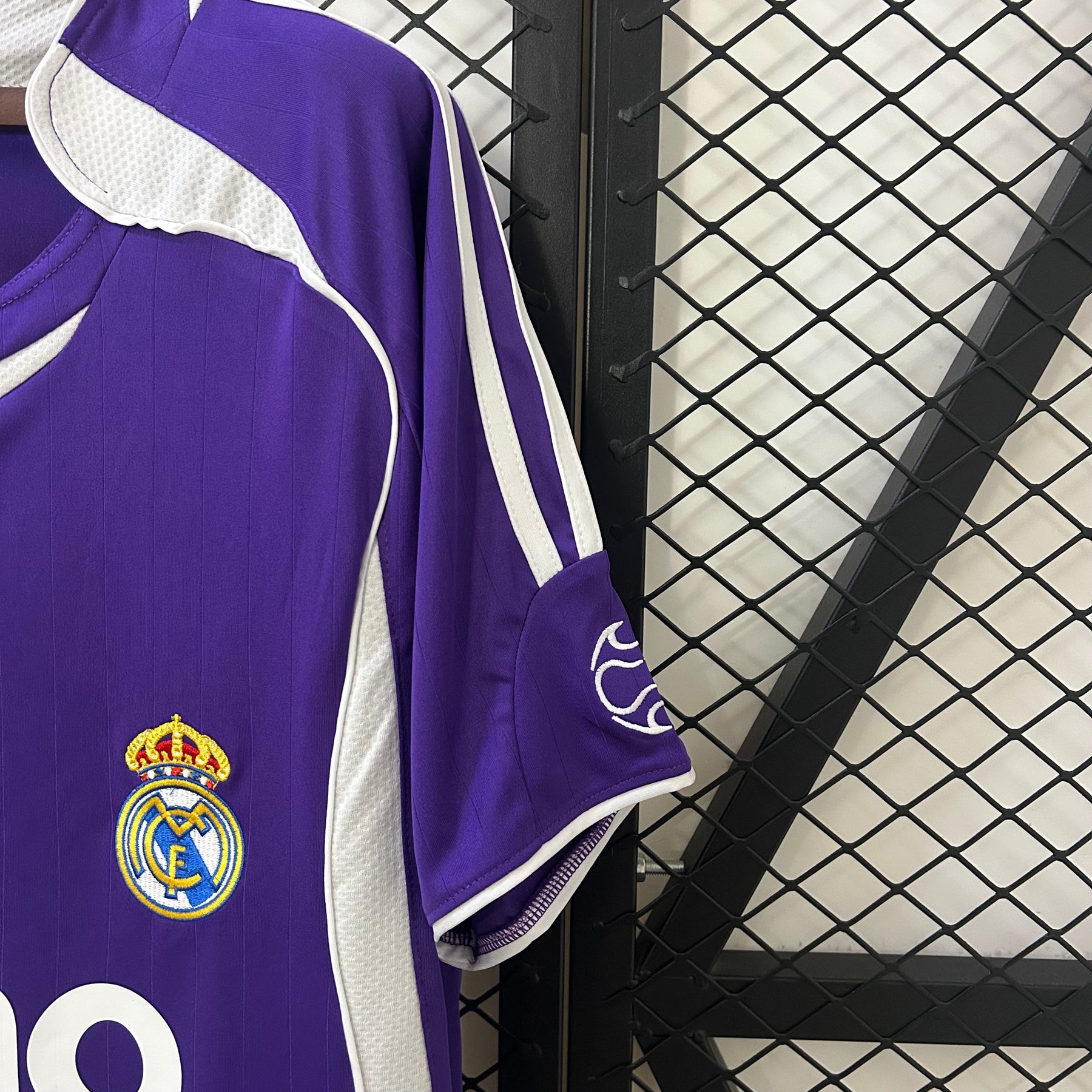 CAMISA RETRÔ REAL MADRID THIRD 06/07