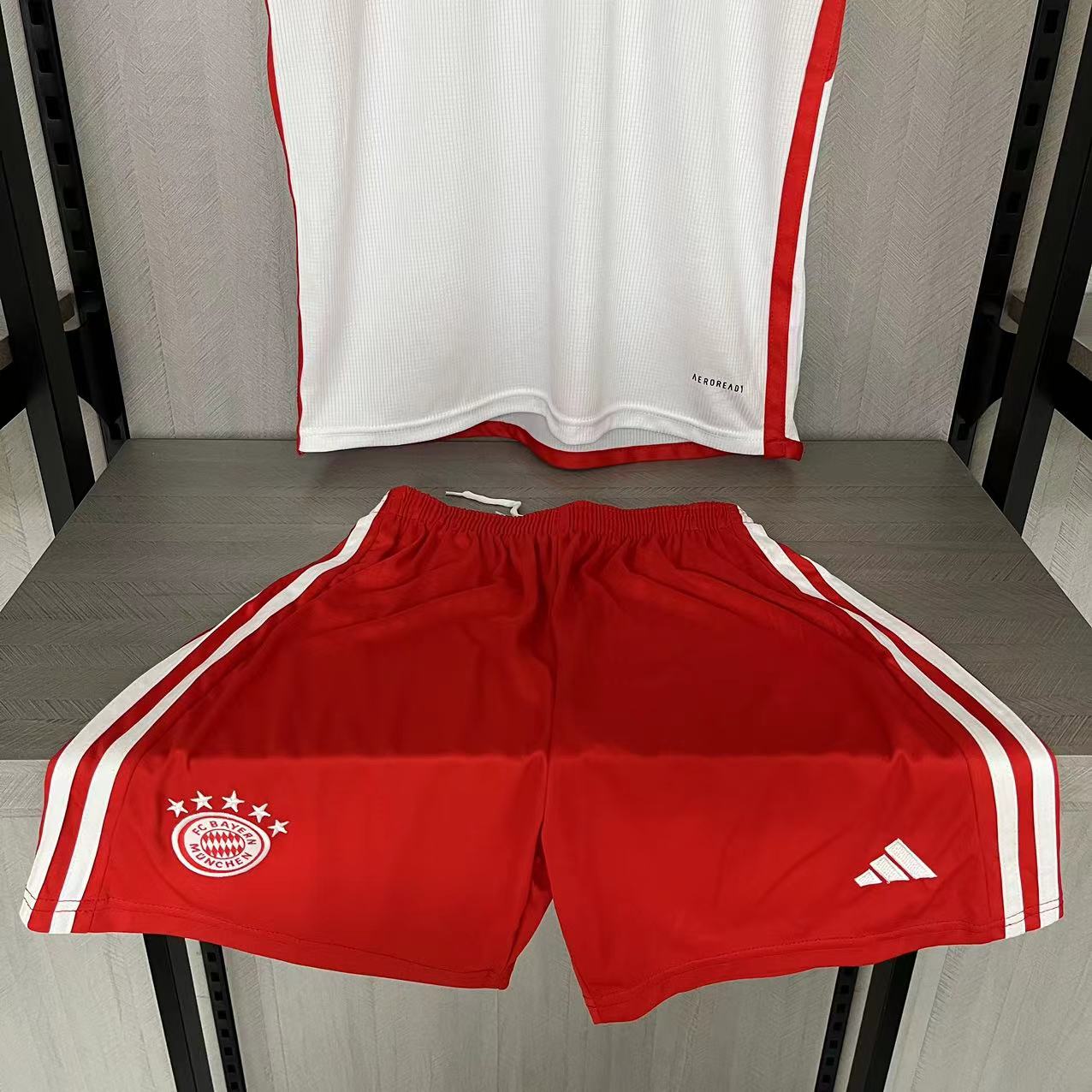 KIT INFANTIL BAYERN DE MUNICH HOME 23/24