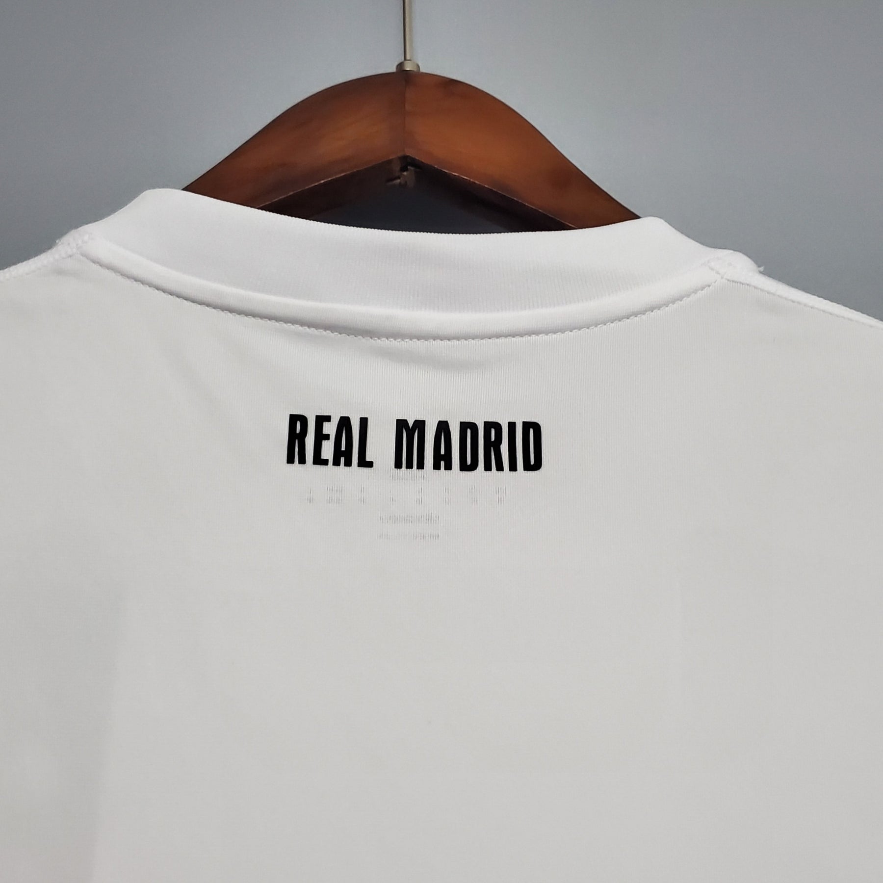 CAMISA RETRÔ REAL MADRID HOME 10/11