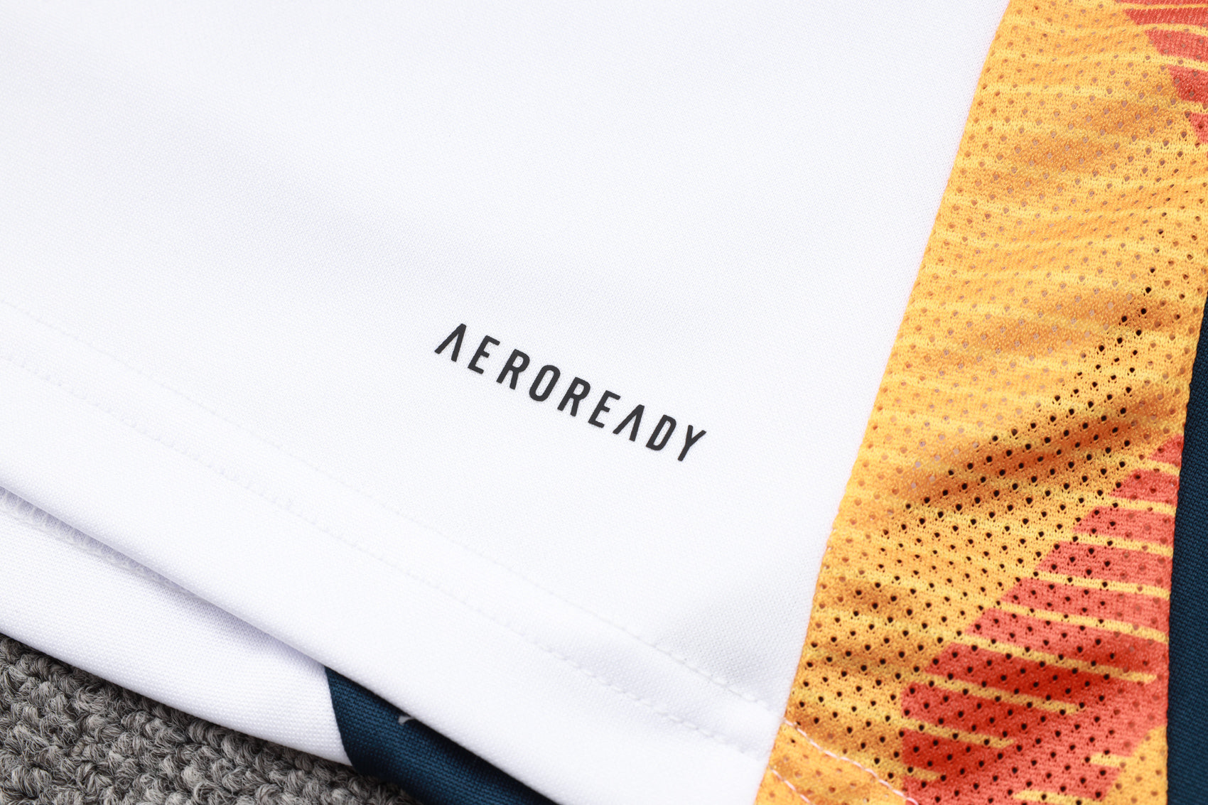 CONJUNTO DE TREINO REAL MADRID B959 24/25