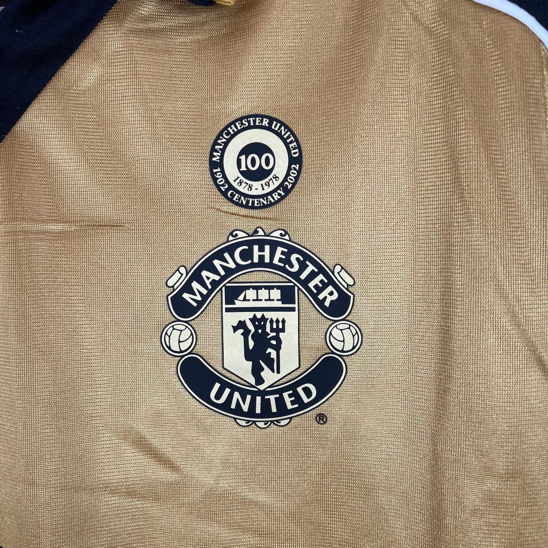 CAMISA RETRÔ MANCHESTER UNITED DUPLA FACE 01/02