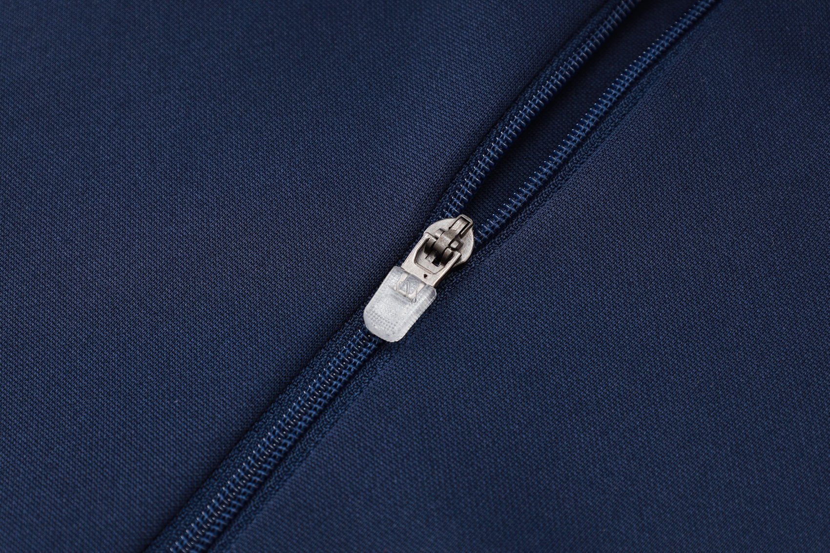 CONJUNTO DE TREINO REAL MADRID B895 24/25