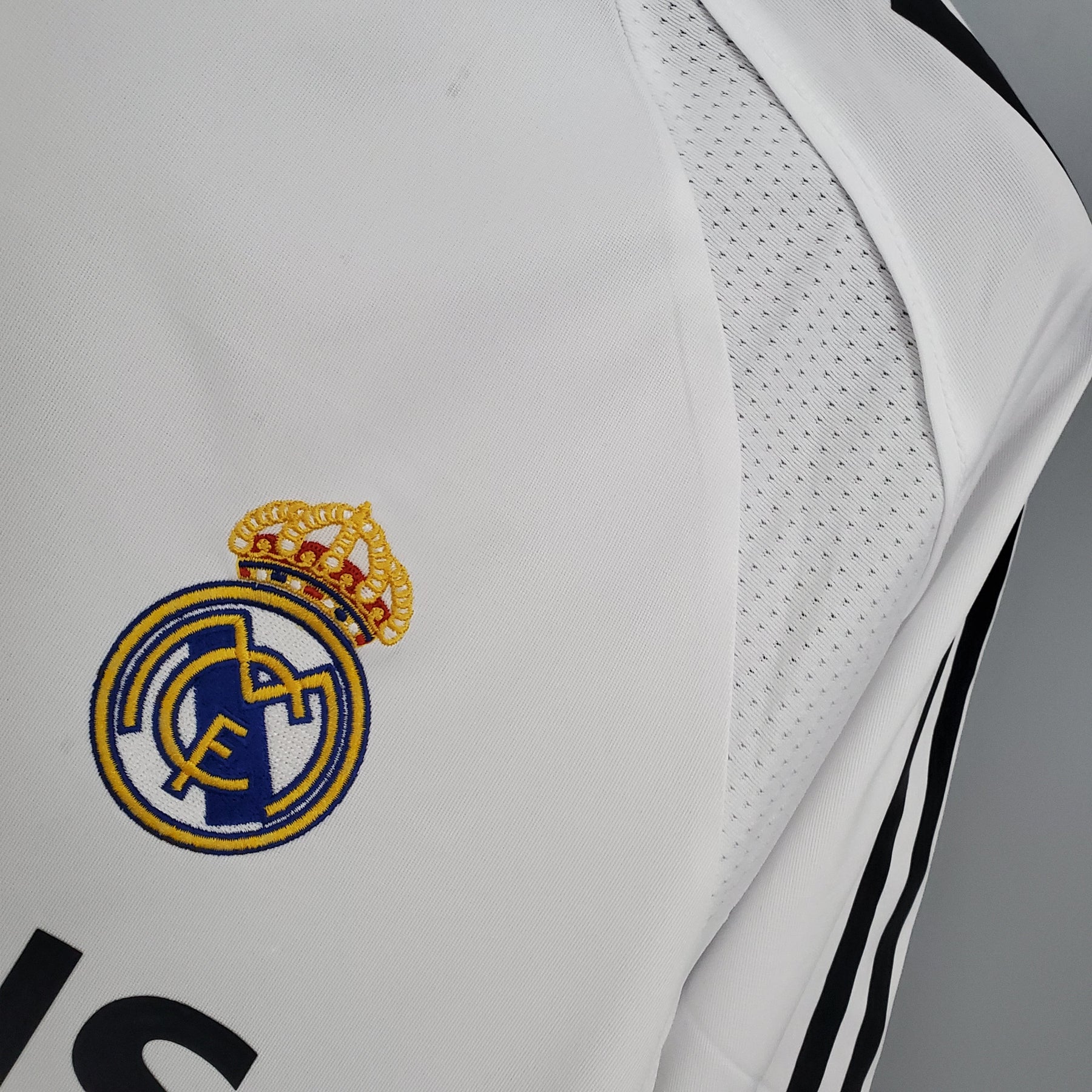 CAMISA RETRÔ REAL MADRID HOME 05/06