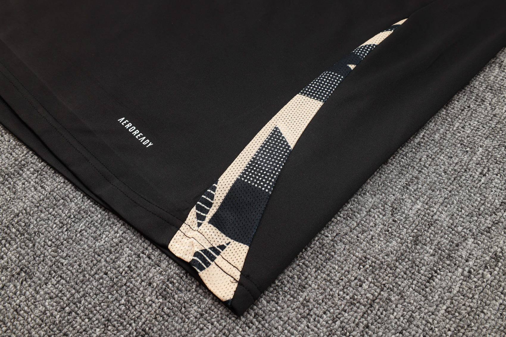 CONJUNTO DE TREINO REAL MADRID B837 24/25