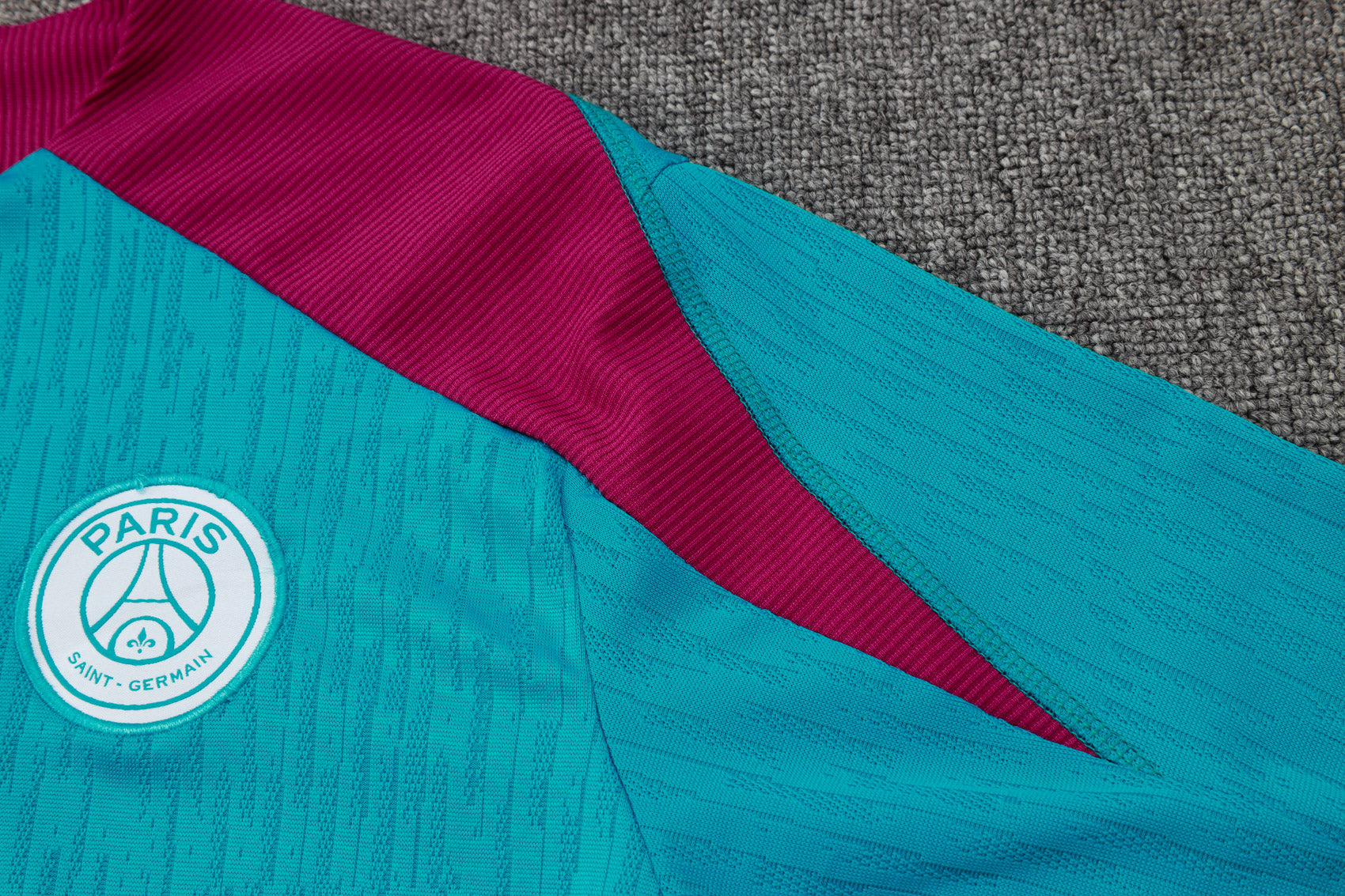 CONJUNTO DE TREINO PSG B931 VERSÃO JOGADOR 24/25