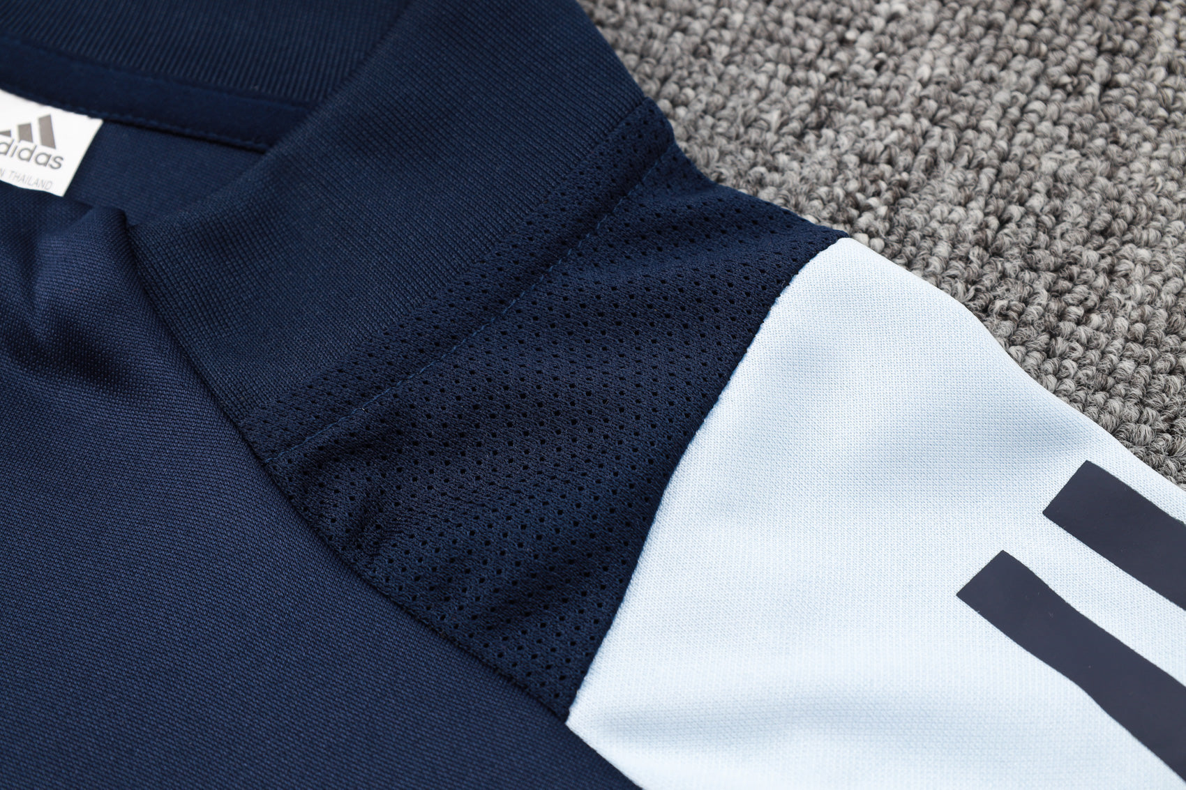 CONJUNTO DE TREINO REAL MADRID B895 24/25