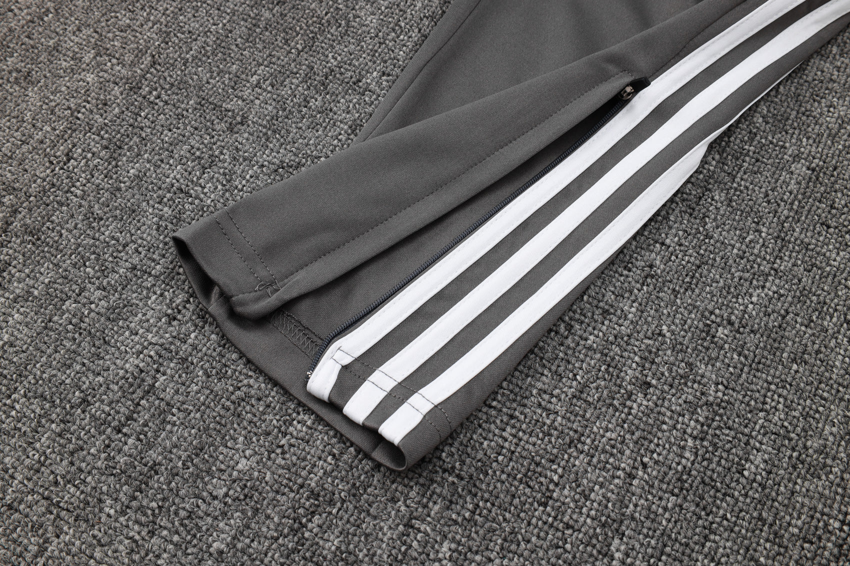 CONJUNTO DE TREINO REAL MADRID B971 24/25