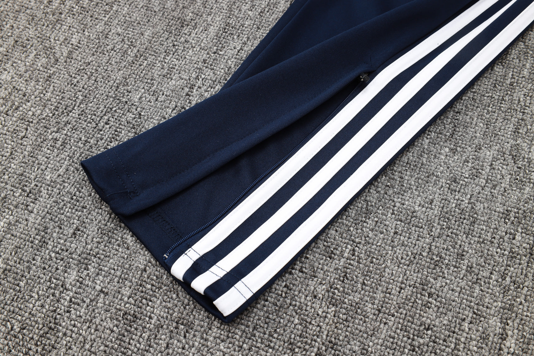 CONJUNTO DE TREINO REAL MADRID A777 24/25