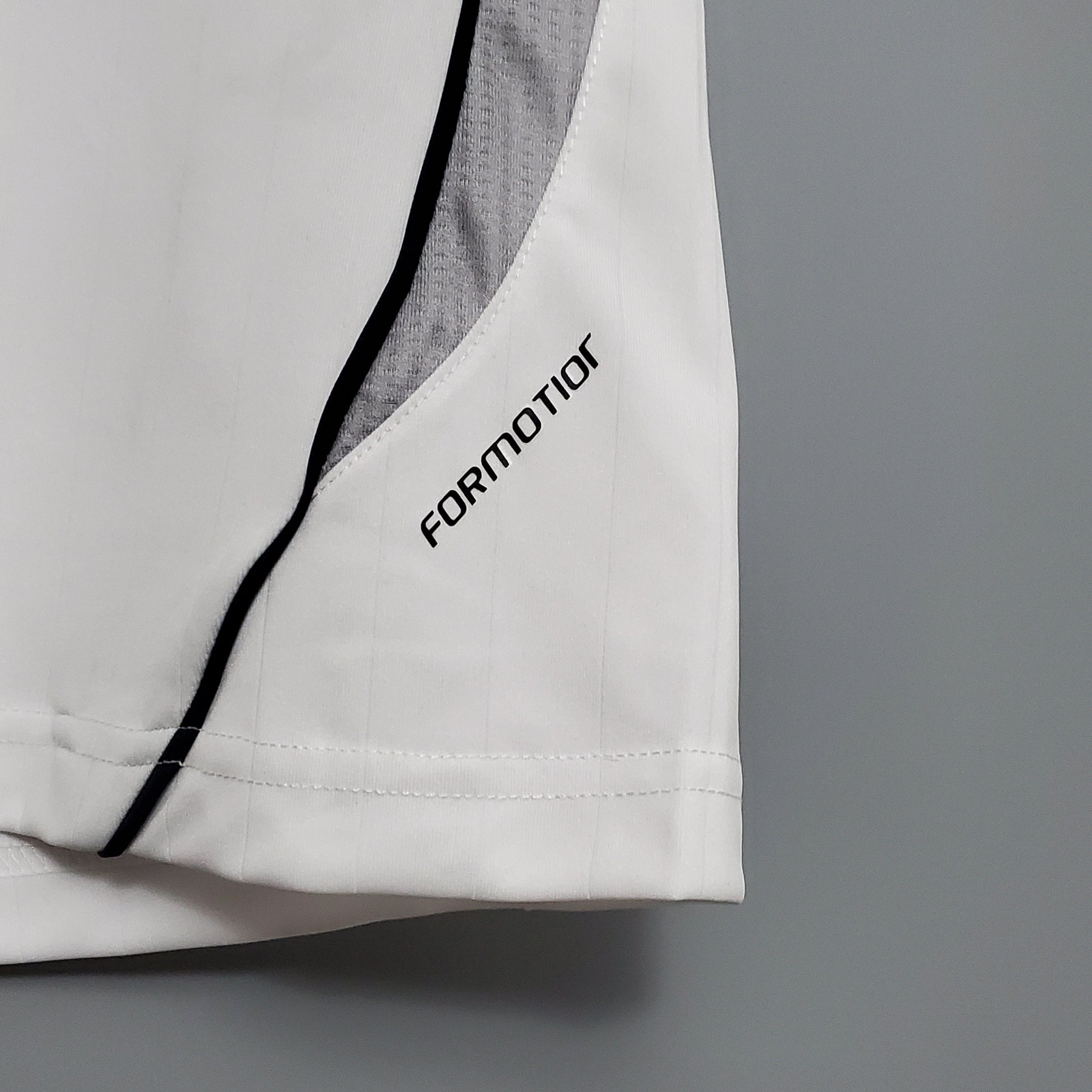 CAMISA RETRÔ REAL MADRID HOME 06/07