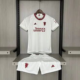 KIT INFANTIL MANCHESTER UNITED THIRD 23/24