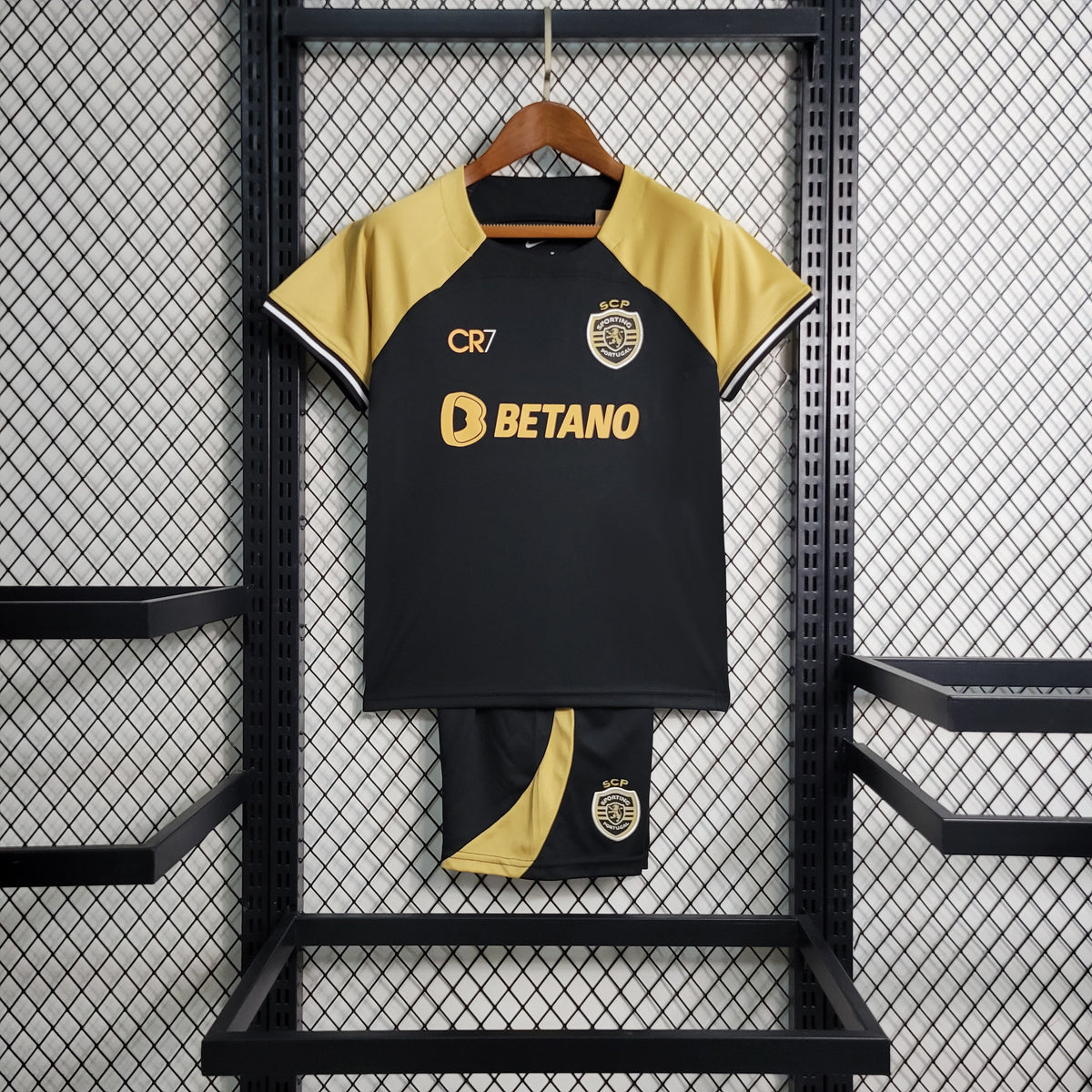 KIT INFANTIL SPORTING LISBOA EDIÇÃO CR7 23/24
