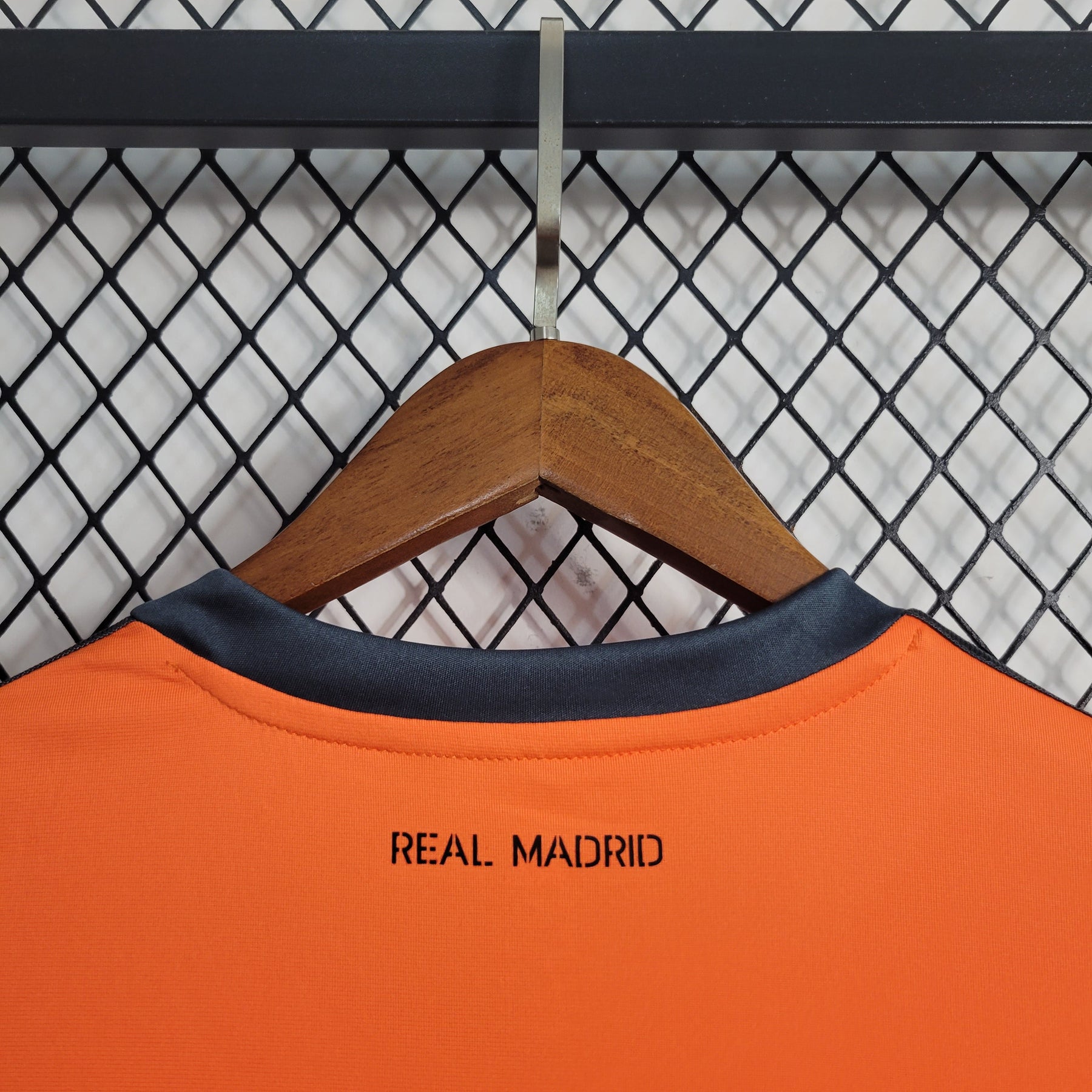 CAMISA REAL MADRID MANGA LONGA RETRÔ AWAY 13/14