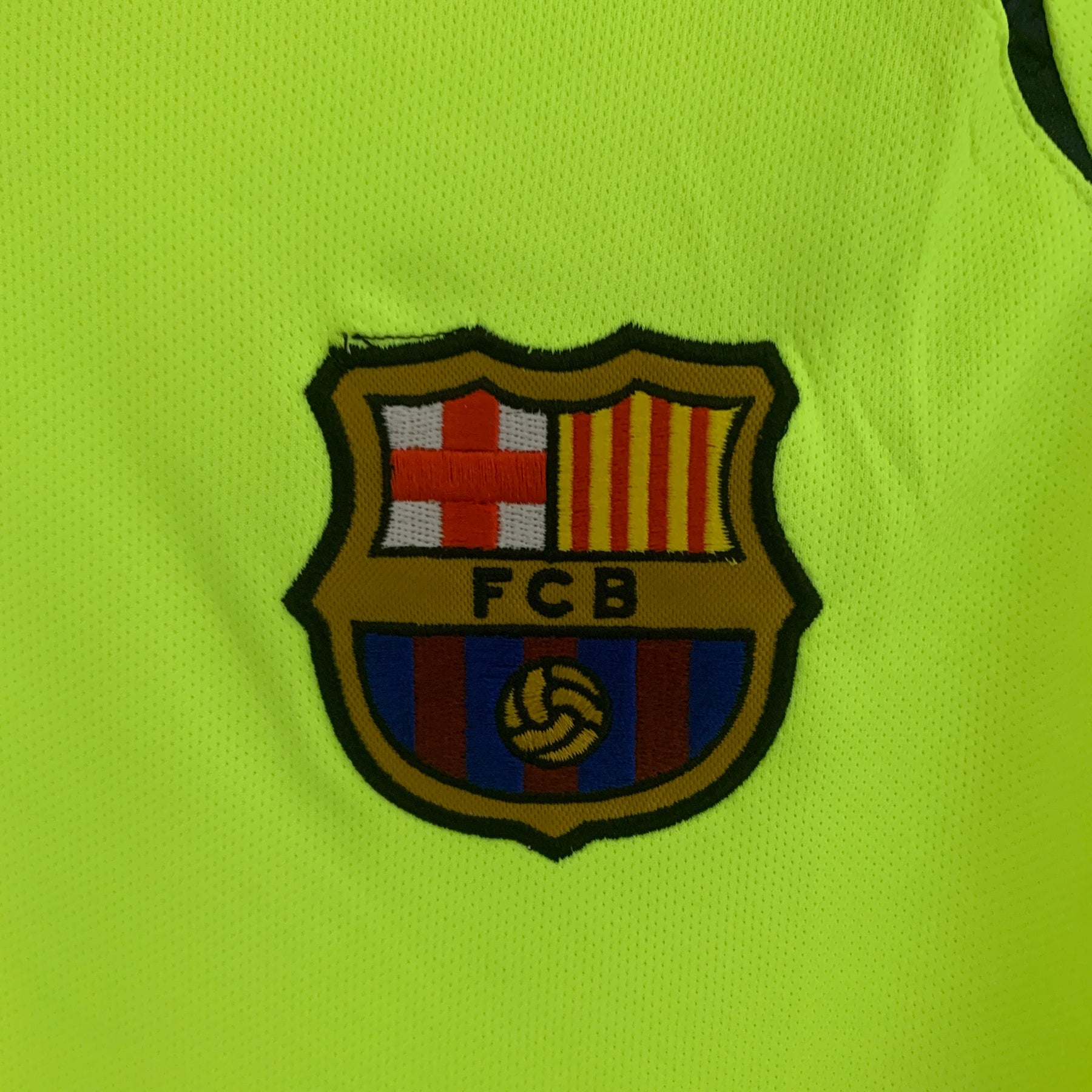 CAMISA RETRÔ BARCELONA AWAY MANGA LONGA 05/06