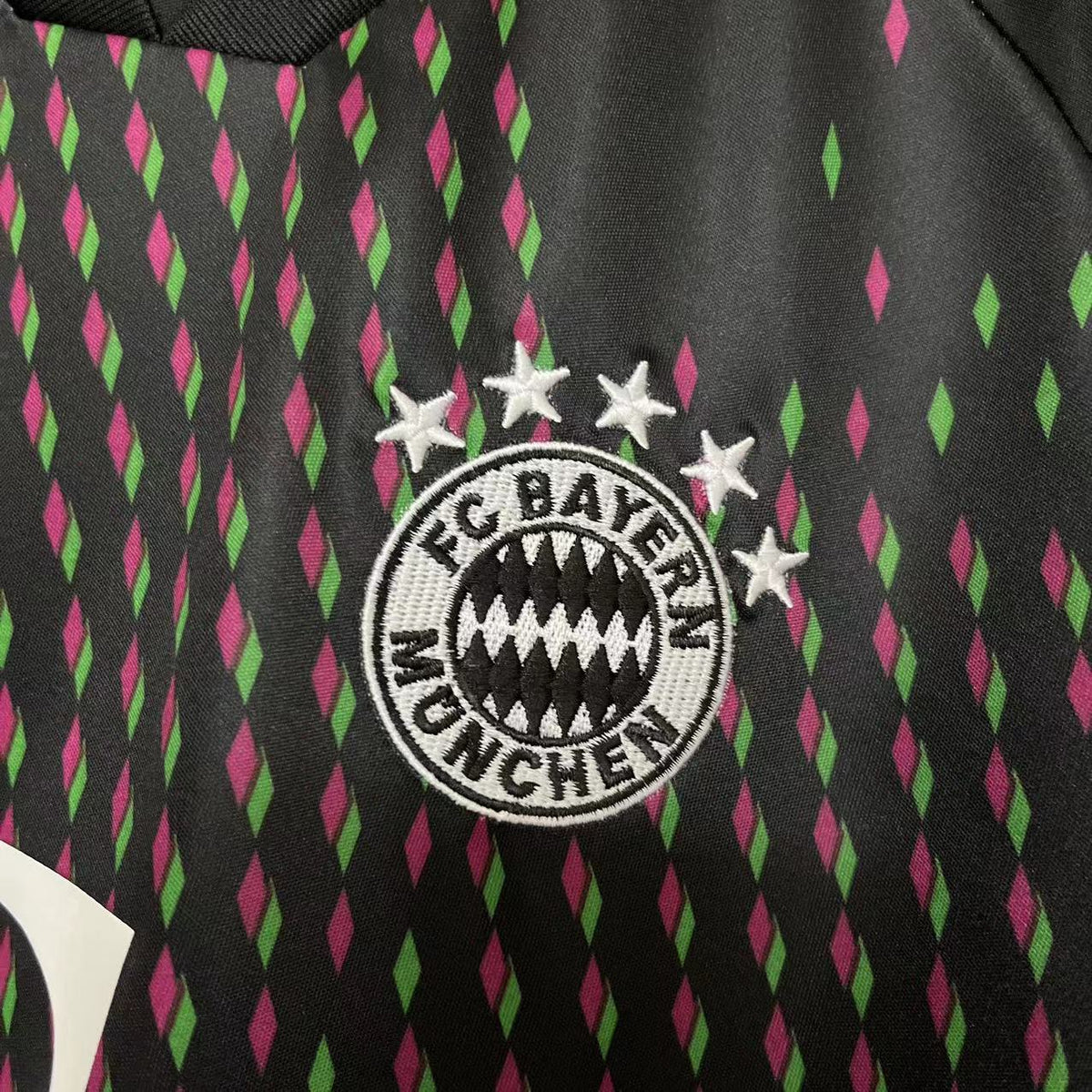 KIT INFANTIL BAYERN DE MUNICH AWAY 23/24