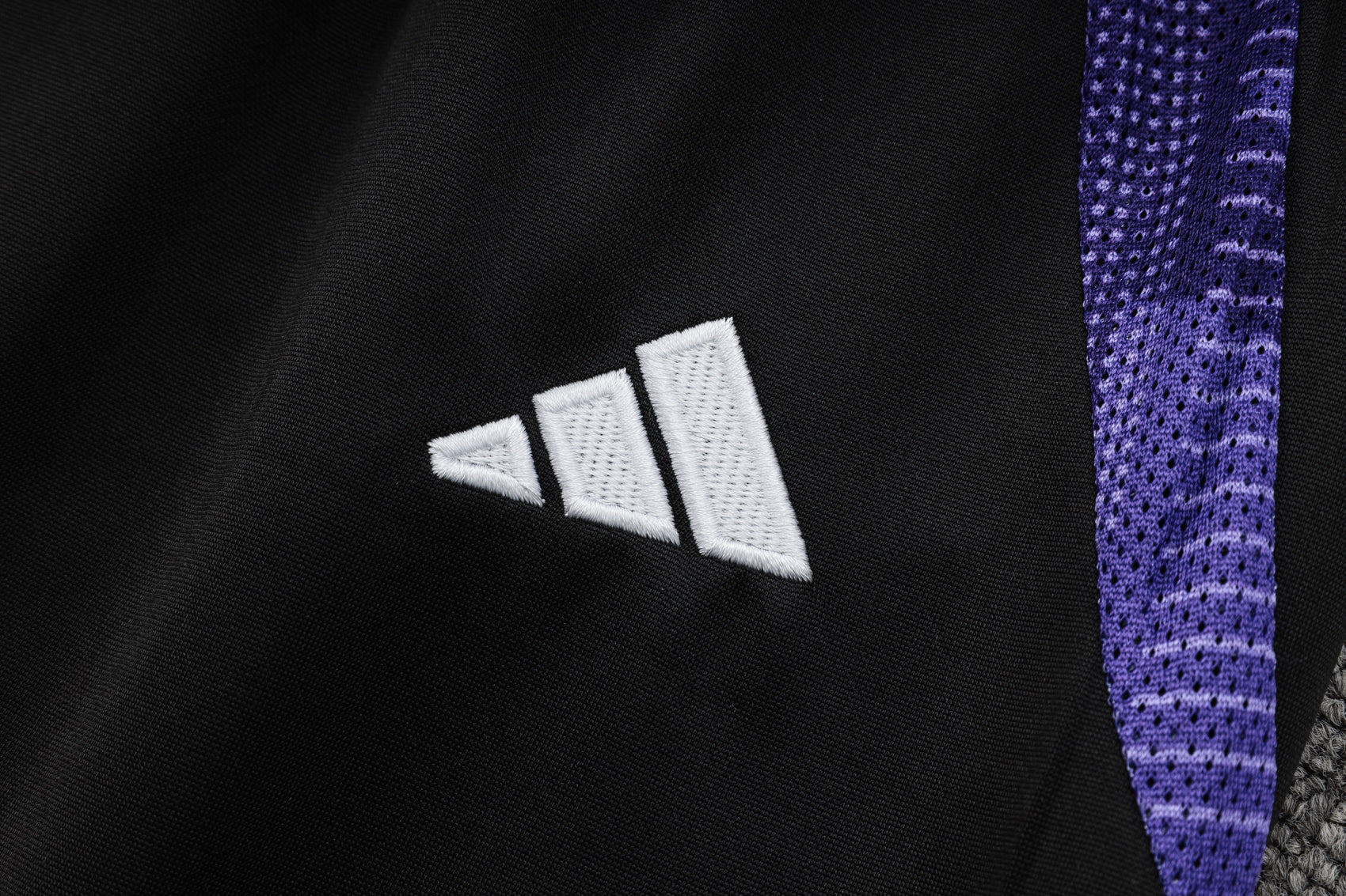 CONJUNTO DE TREINO REAL MADRID B979 24/25