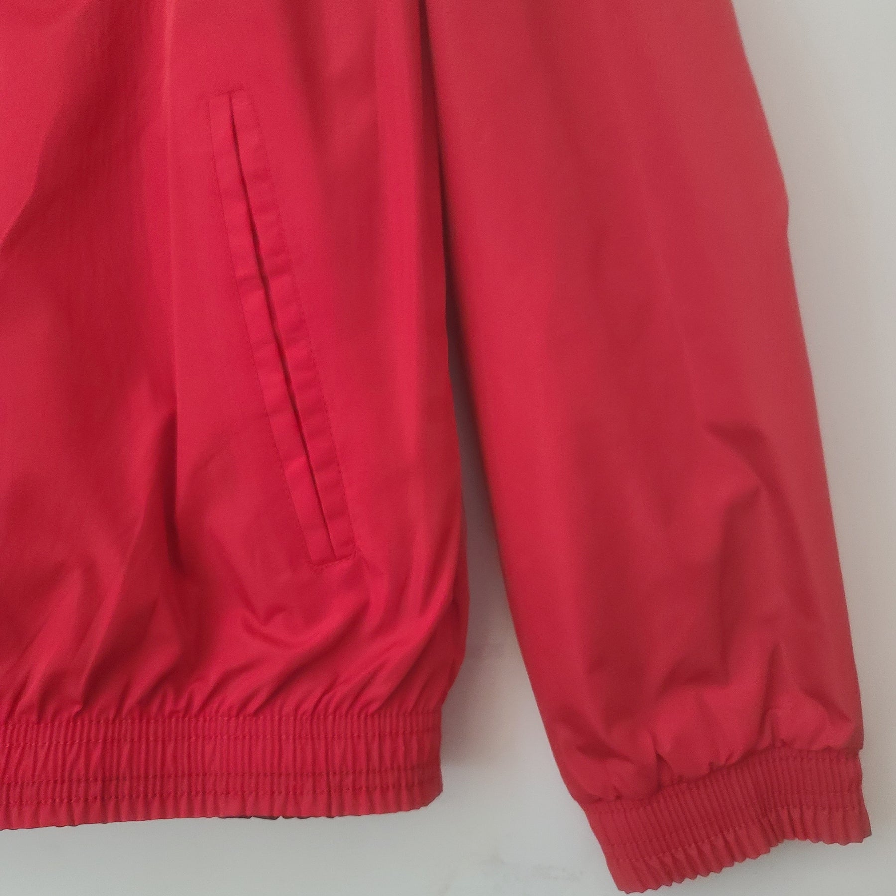 CORTA-VENTO BÉLGICA BLACK & RED DOIS EM UM 22/23