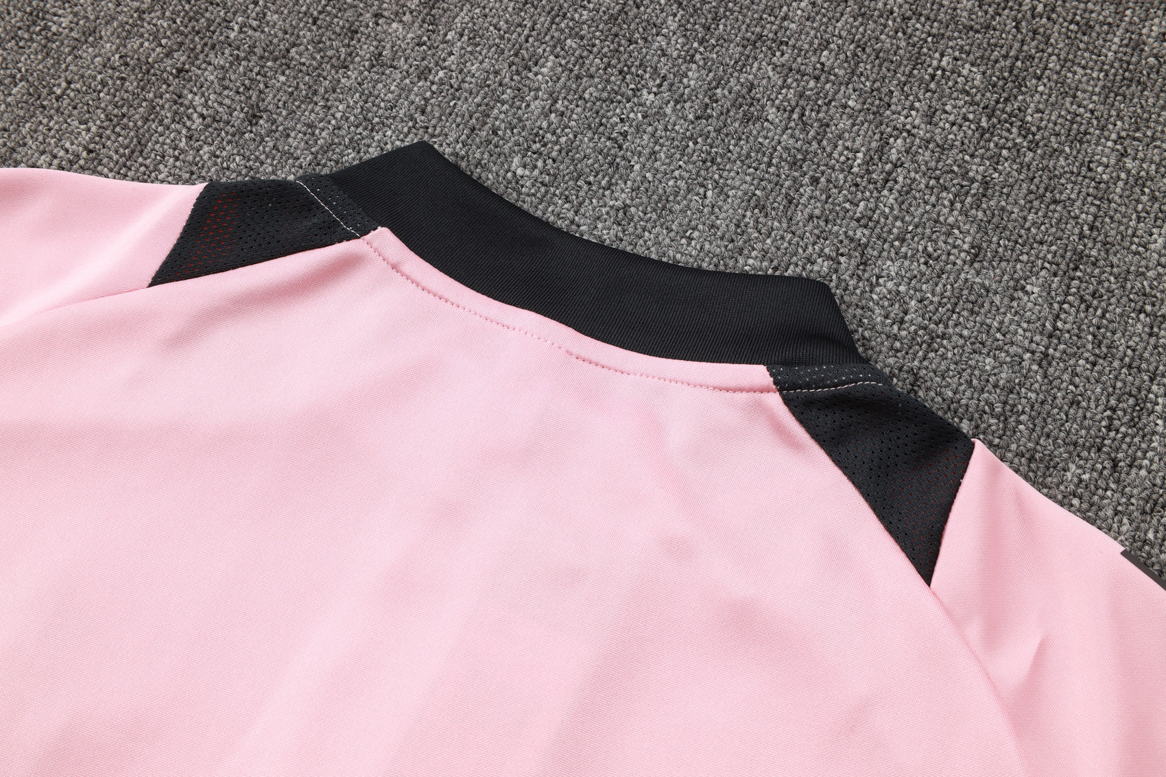 CONJUNTO DE TREINO REAL MADRID B946 24/25