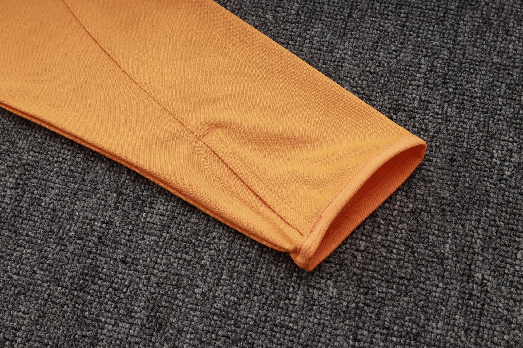 CONJUNTO DE TREINO REAL MADRID B979 24/25