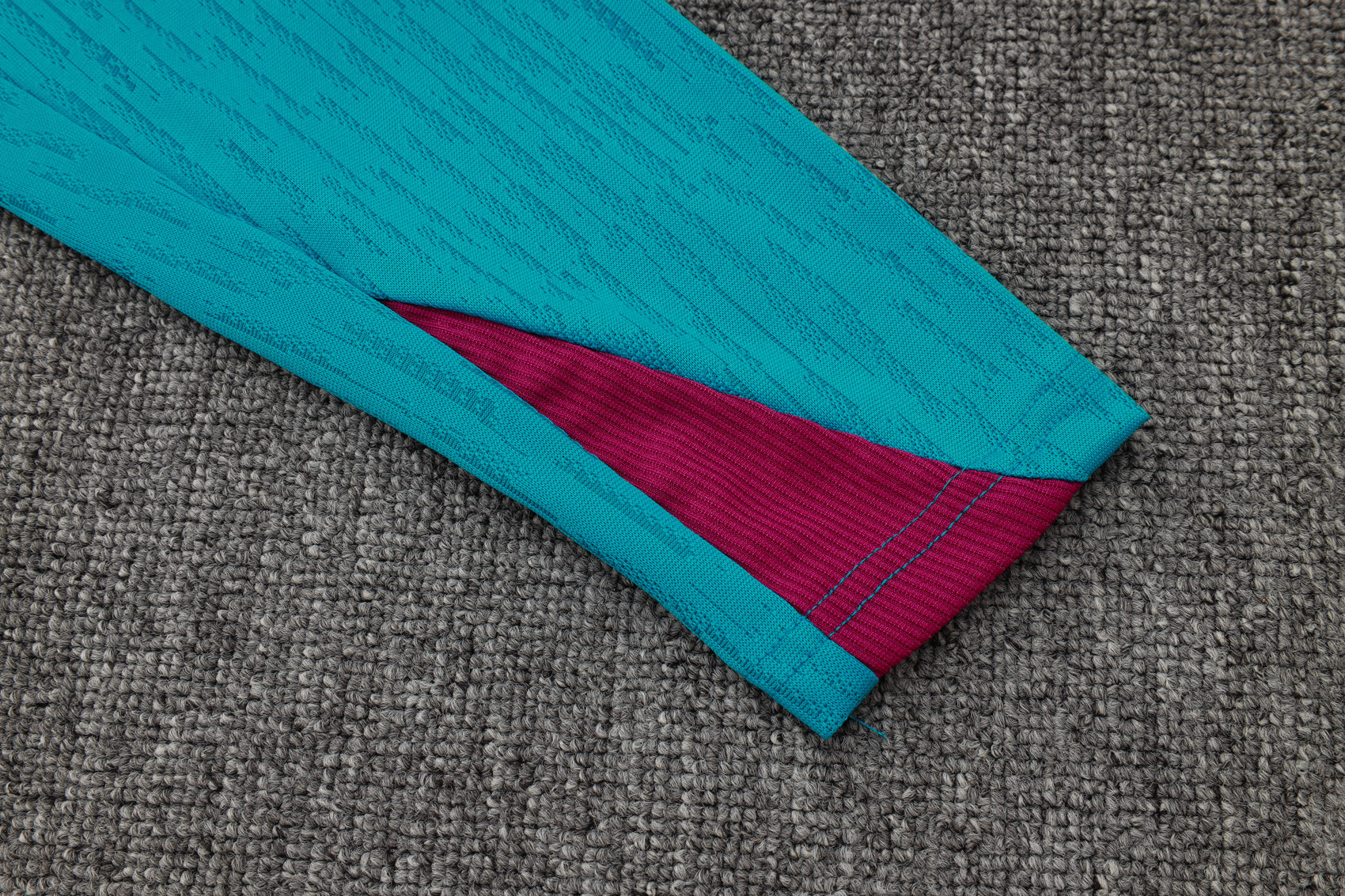 CONJUNTO DE TREINO PSG B931 VERSÃO JOGADOR 24/25