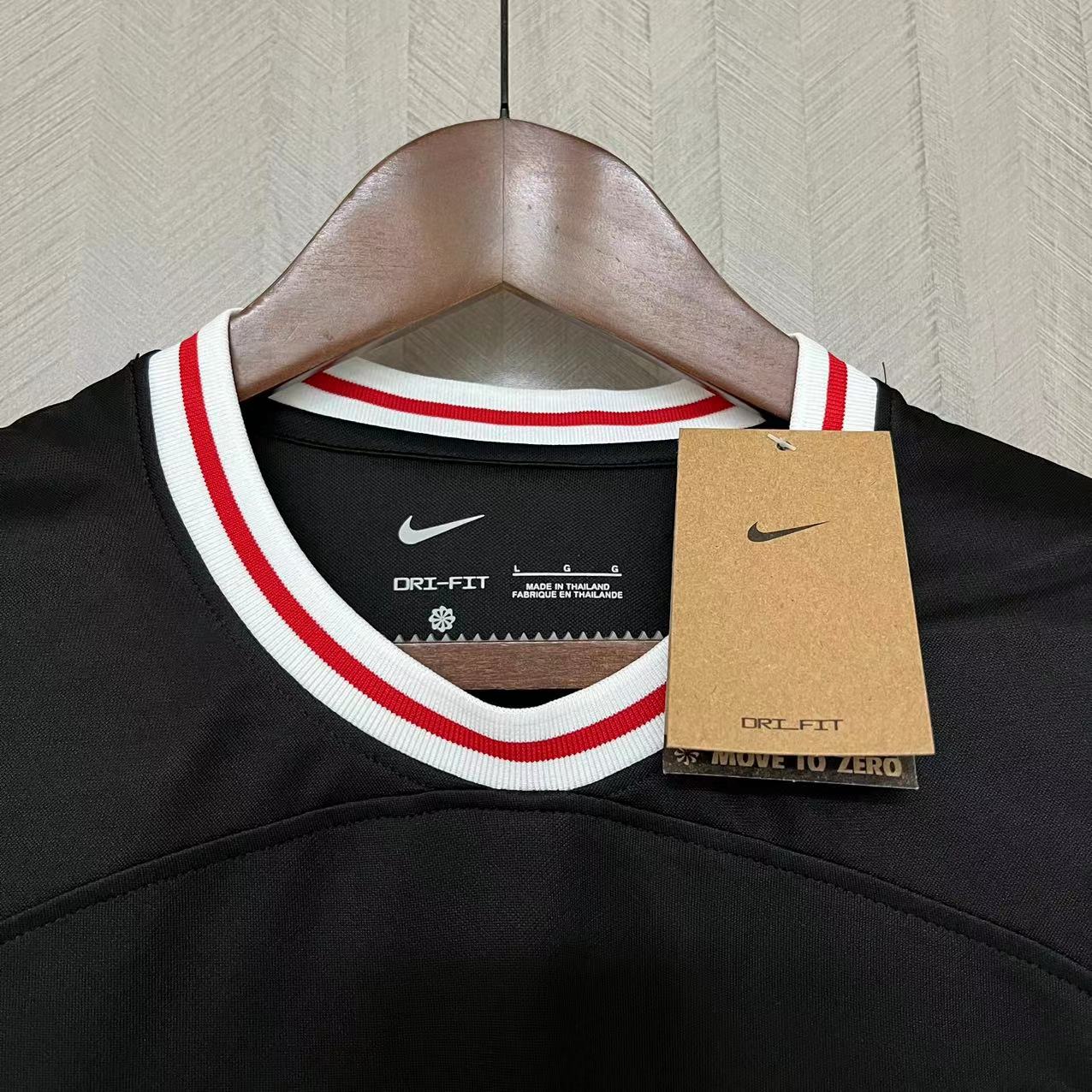 CAMISA EINTRACHT FRANKFURT THIRD 23/24