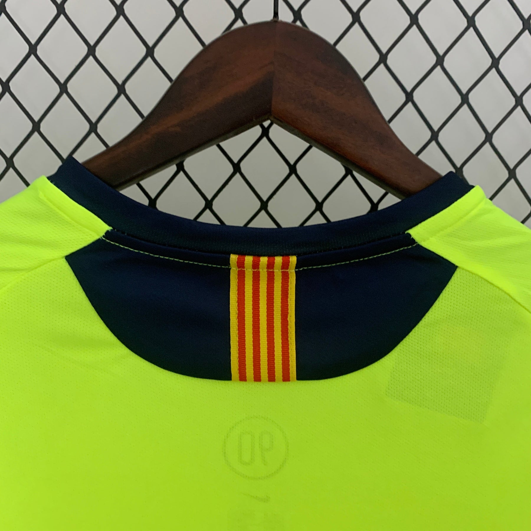 CAMISA RETRÔ BARCELONA AWAY MANGA LONGA 05/06